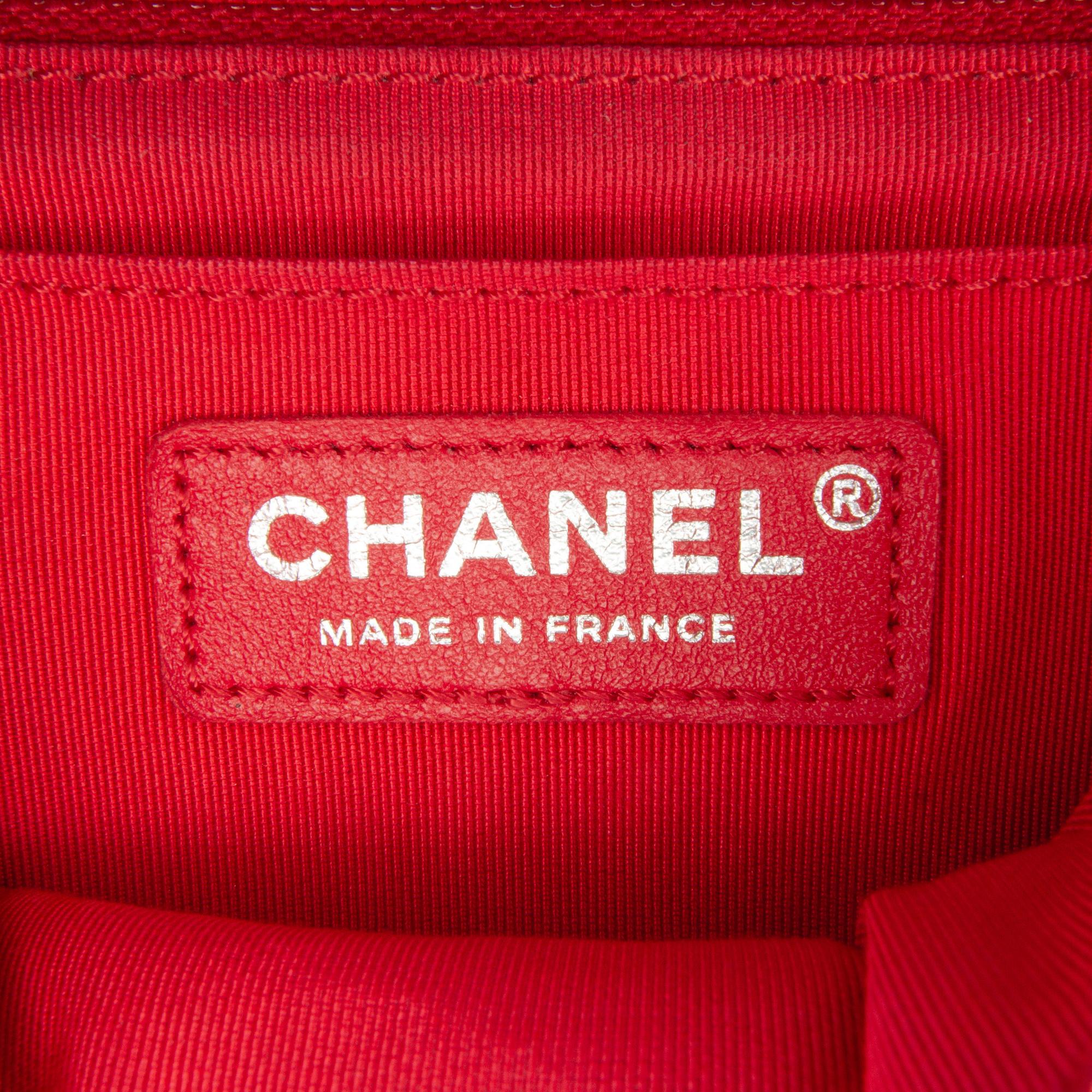 Chanel Mini Caviar Chevron Data Center Envelope Flap Bag (SHG-xIRjR6)