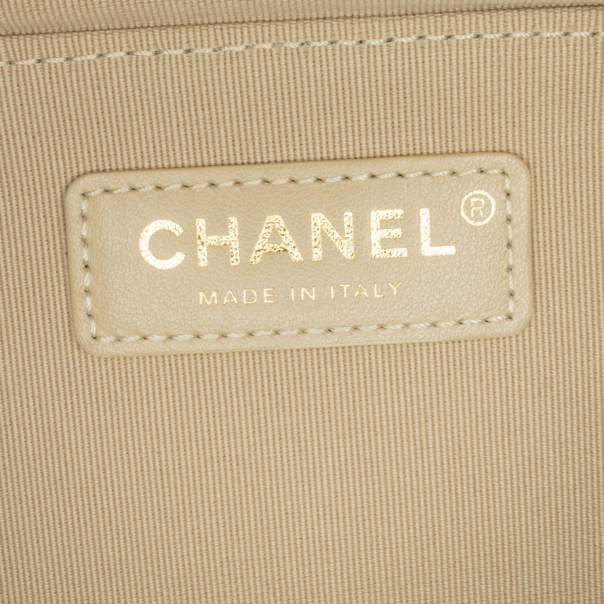 Chanel Mini Metallic Lambskin Like a Wallet Flap Bag (SHG-ZFjRuZ)