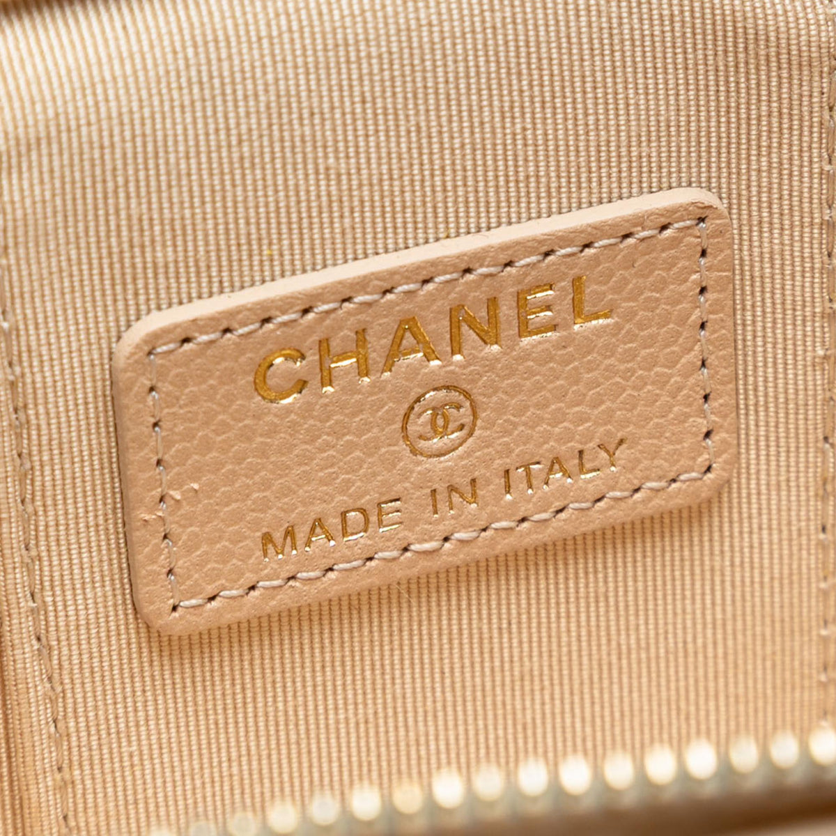 Chanel Mini Quilted Iridescent Caviar Pearl On Top Vanity Case With Chain
