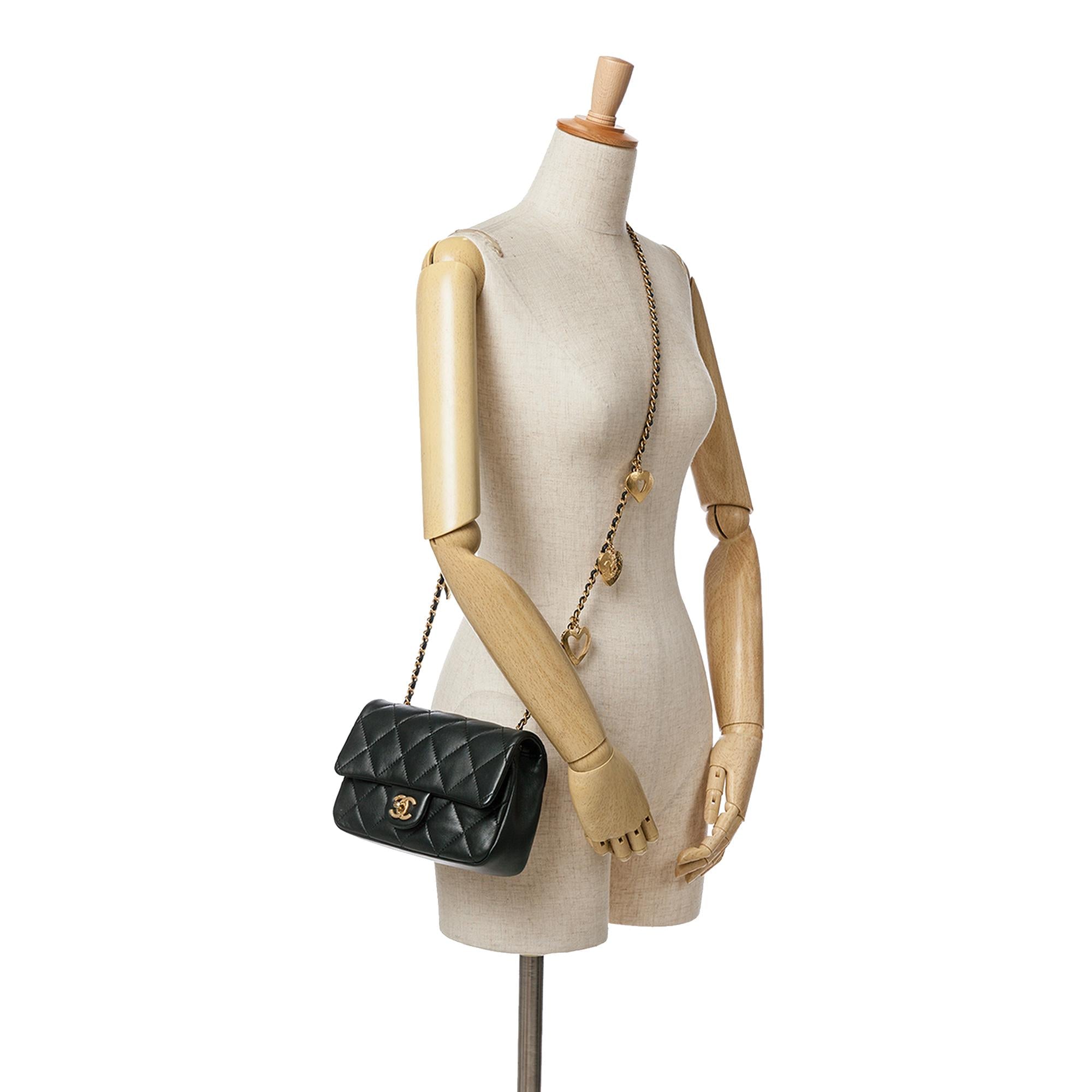 Chanel Mini Quilted Lambskin Heart Charms Flap (SHG-8hWUGQ)