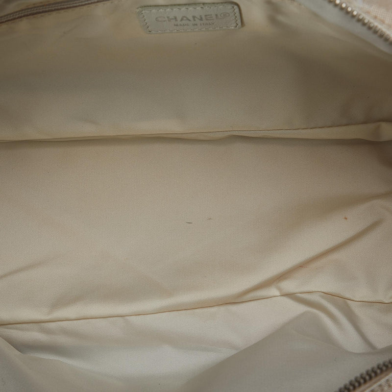 Chanel New Travel Line Handbag (SHG-thWTlc)
