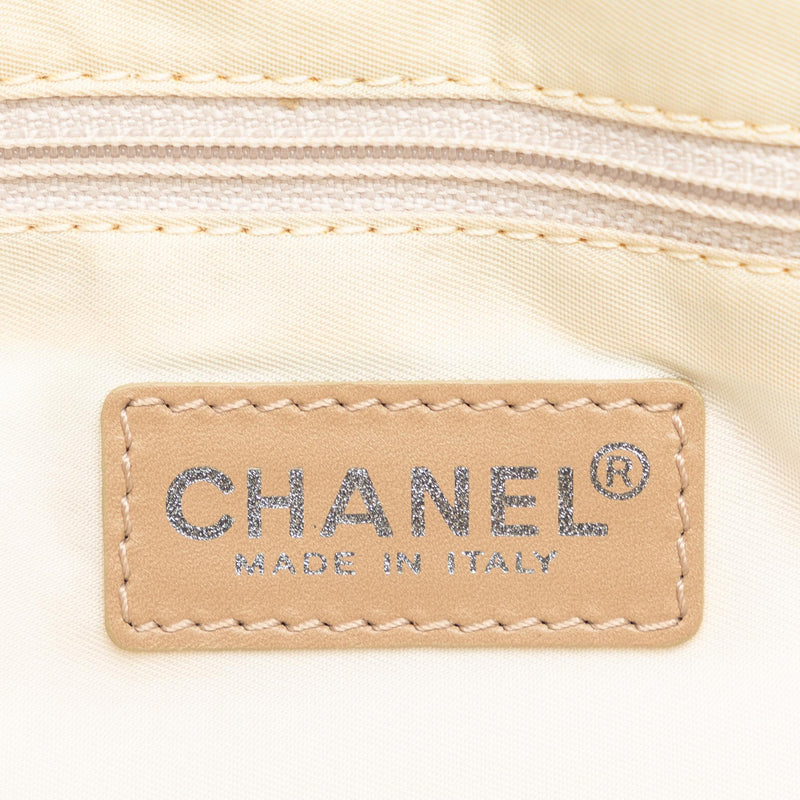 Chanel New Travel Line Tote (SHG-3iwEPP)