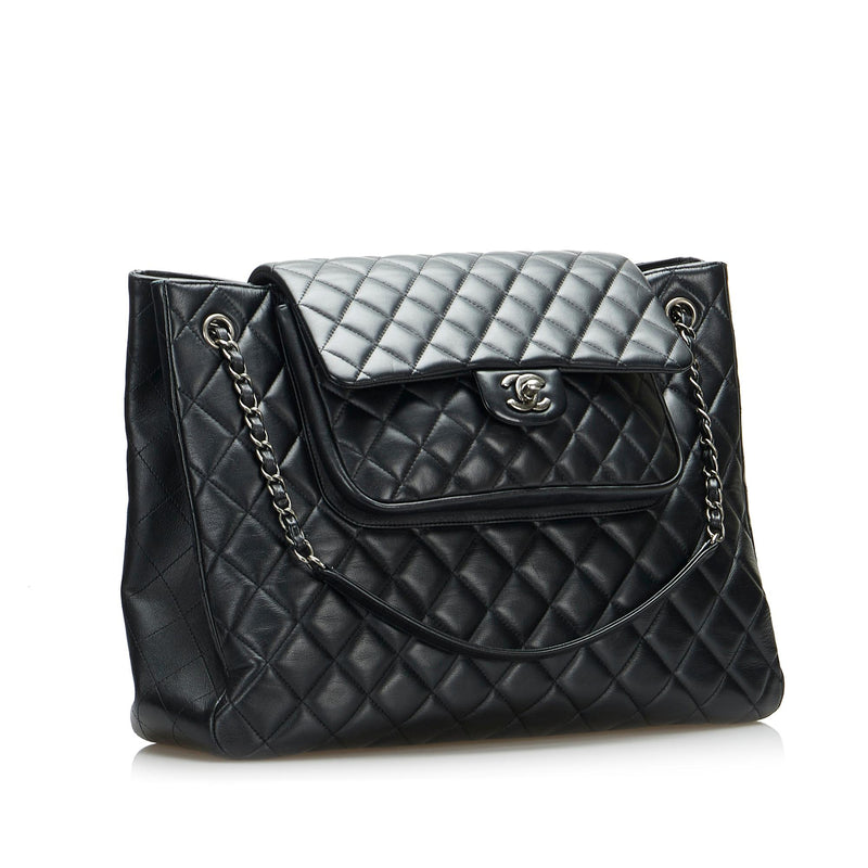 Chanel Paris-Edinburgh Flap Shoulder Bag (SHG-vjs7uw) – LuxeDH