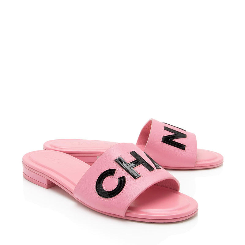 Chanel Patent Calfskin CC Slide Sandals - Size 6.5 / 36.5 (SHF-gwwrsH)