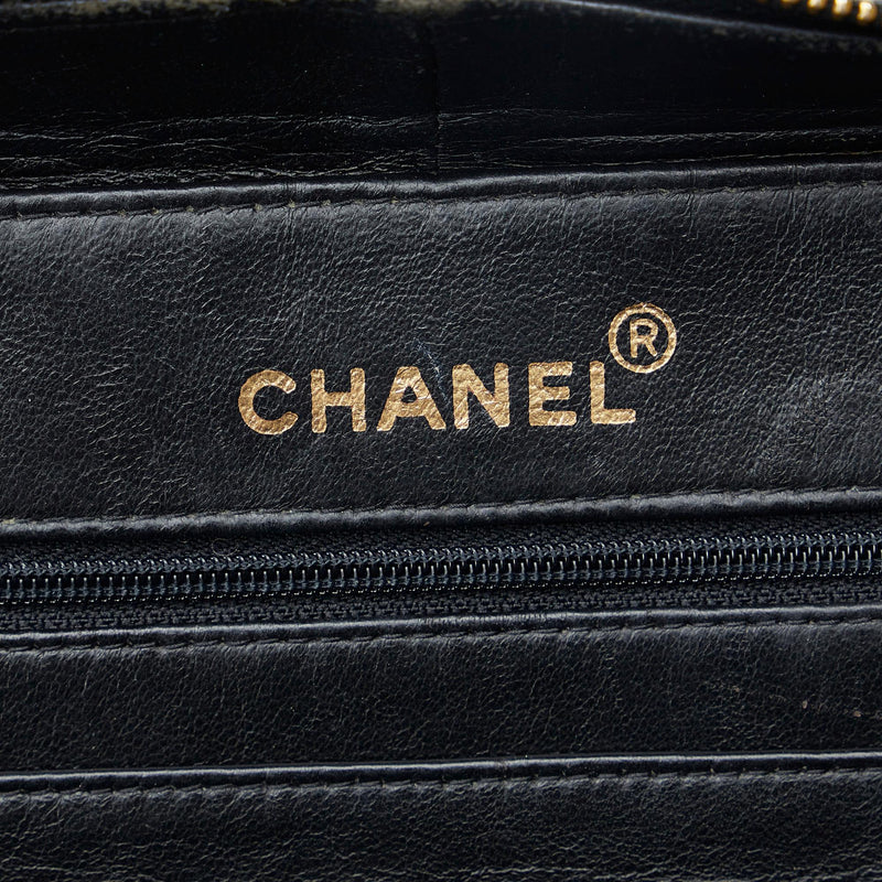 Chanel Black Patent Leather Chain Lunch Box Bag ref.954638 - Joli Closet