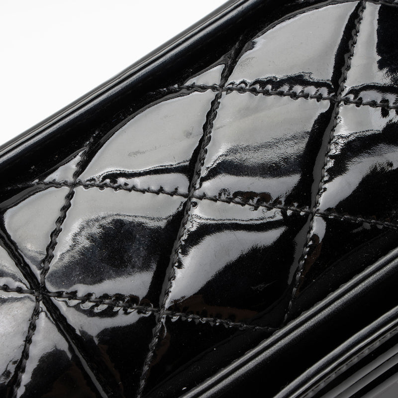 Chanel Patent Leather Chevron New Medium Boy Bag (SHF-jPhBdY)