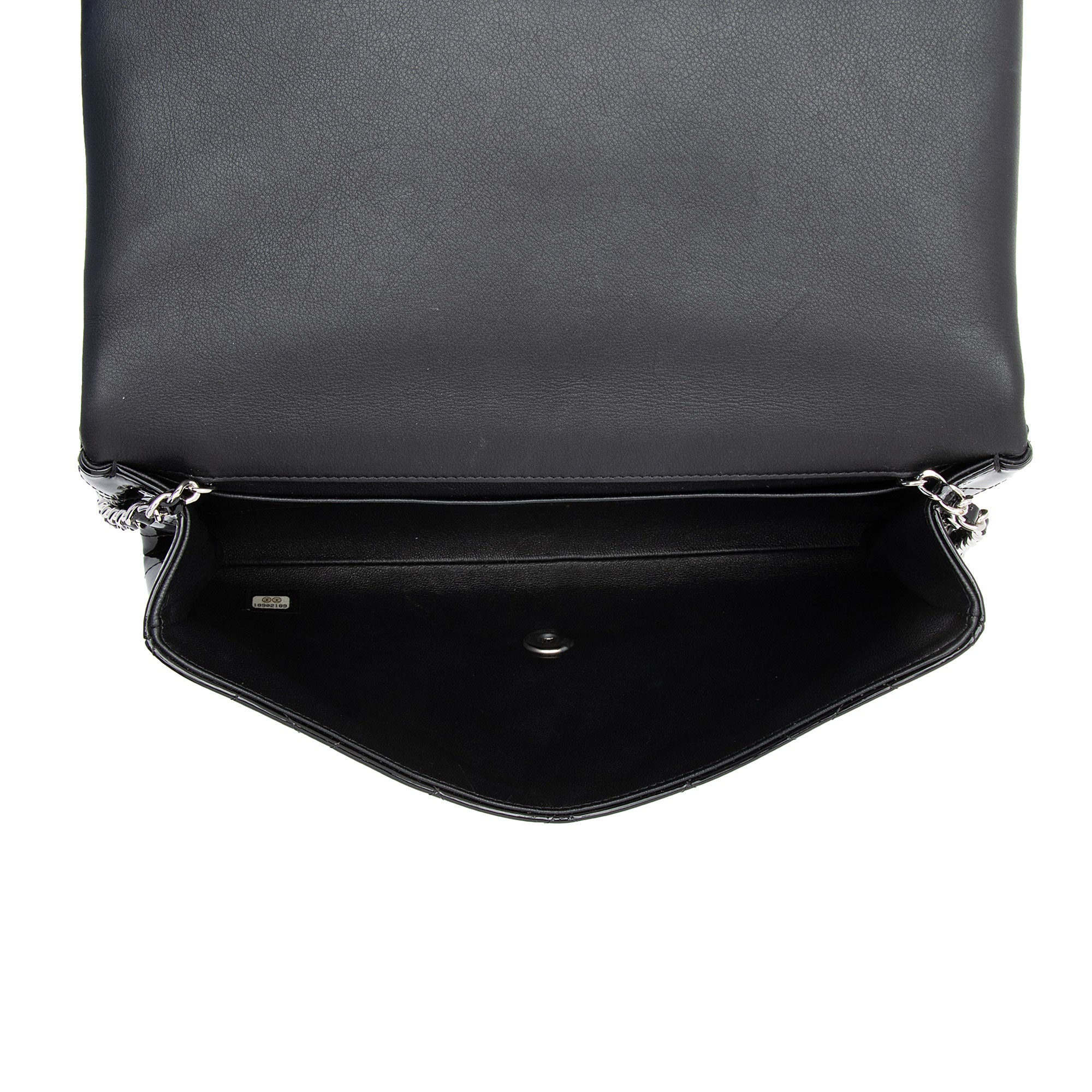 Chanel Patent Leather Flap Clutch on Chain (SHF-9c9WQx)