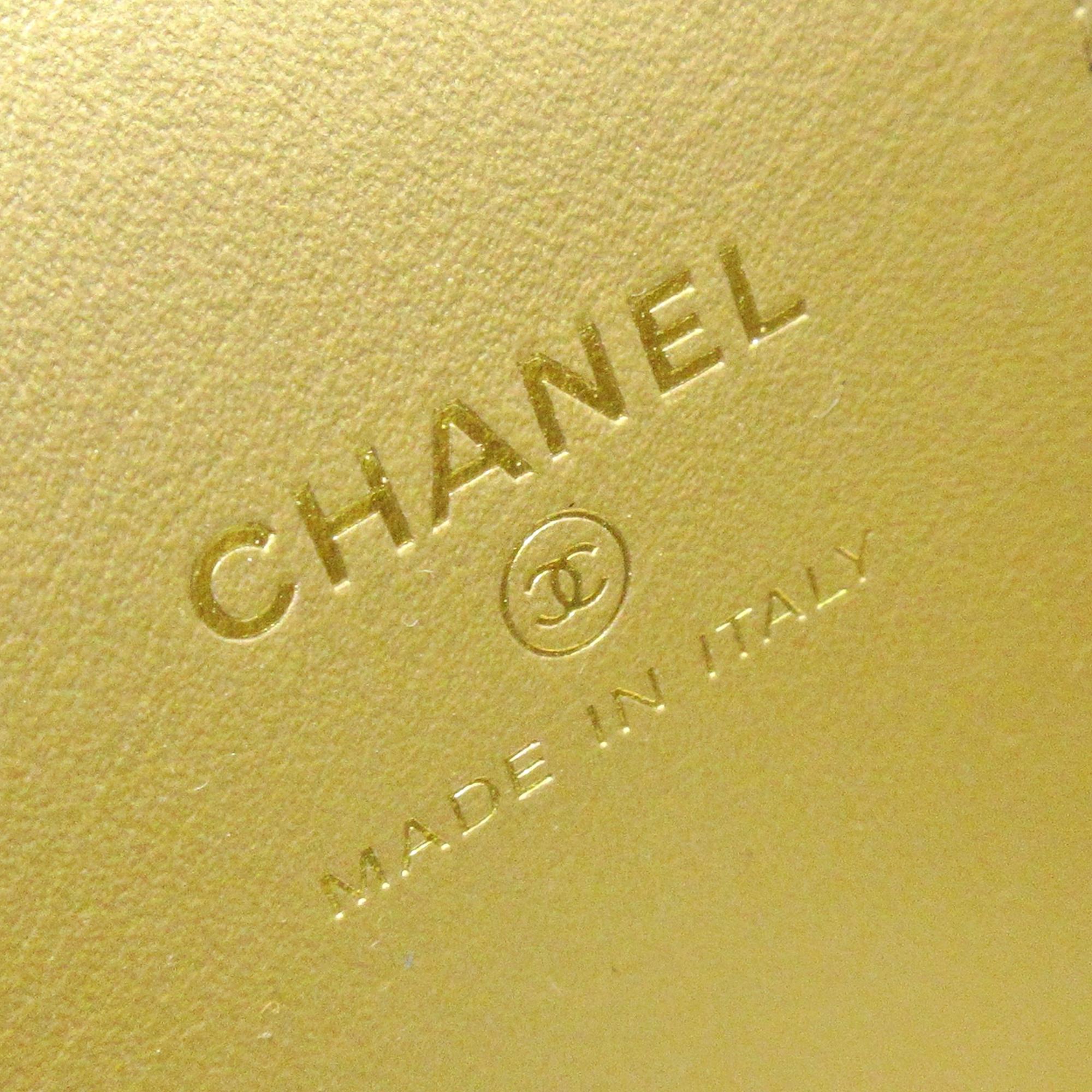 Chanel Pearl Crush Mini Vanity Bag (SHG-iB2dw4)