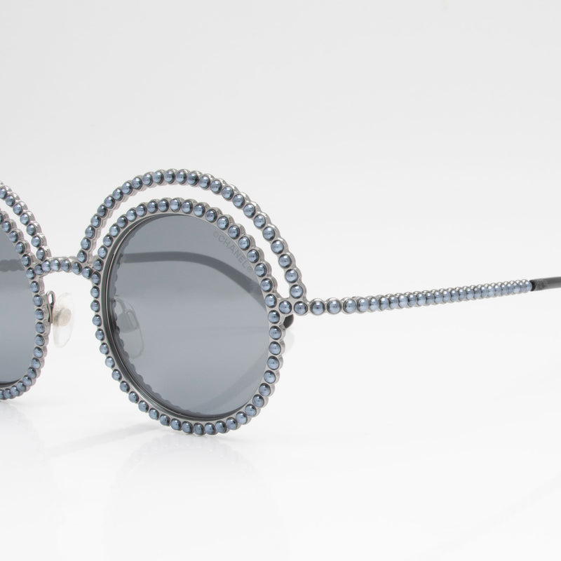 Chanel Pearl Round Sunglasses (SHF-bEXohD)