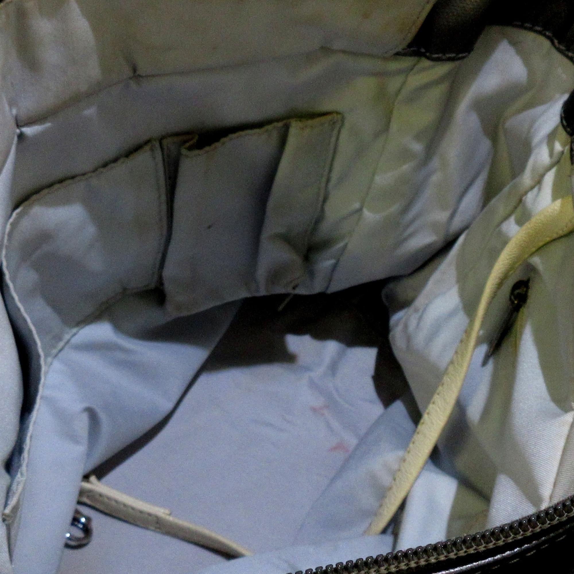 Chanel Petite Paris Biarritz Tote (SHG-67NCQn)