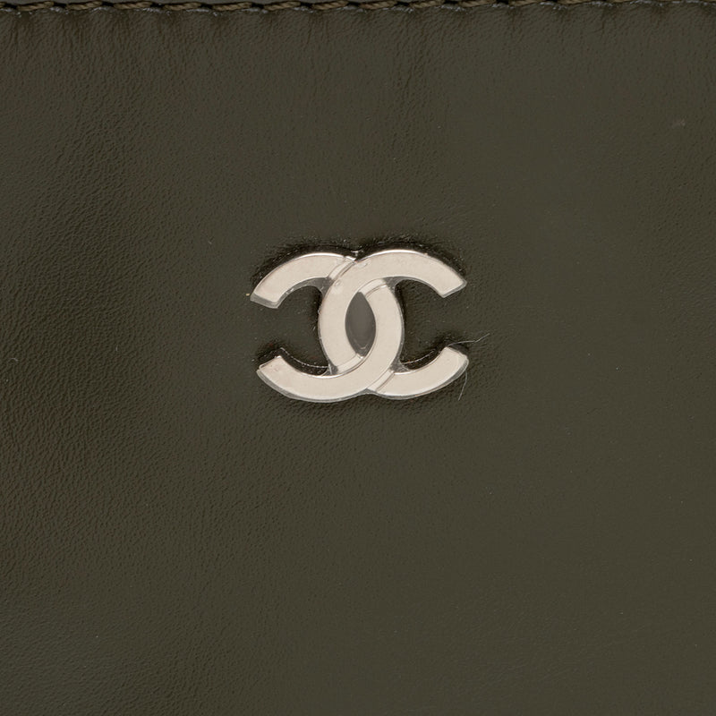 Chanel Quilted Calfskin Small Chanel 22 Pochette (SHF-t2desI)