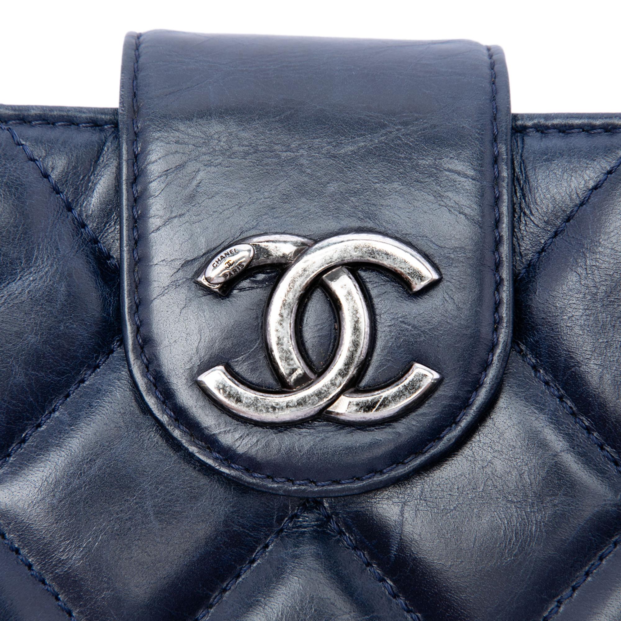 Chanel Quilted Glazed Calfskin Coco Pleats Chain Clutch