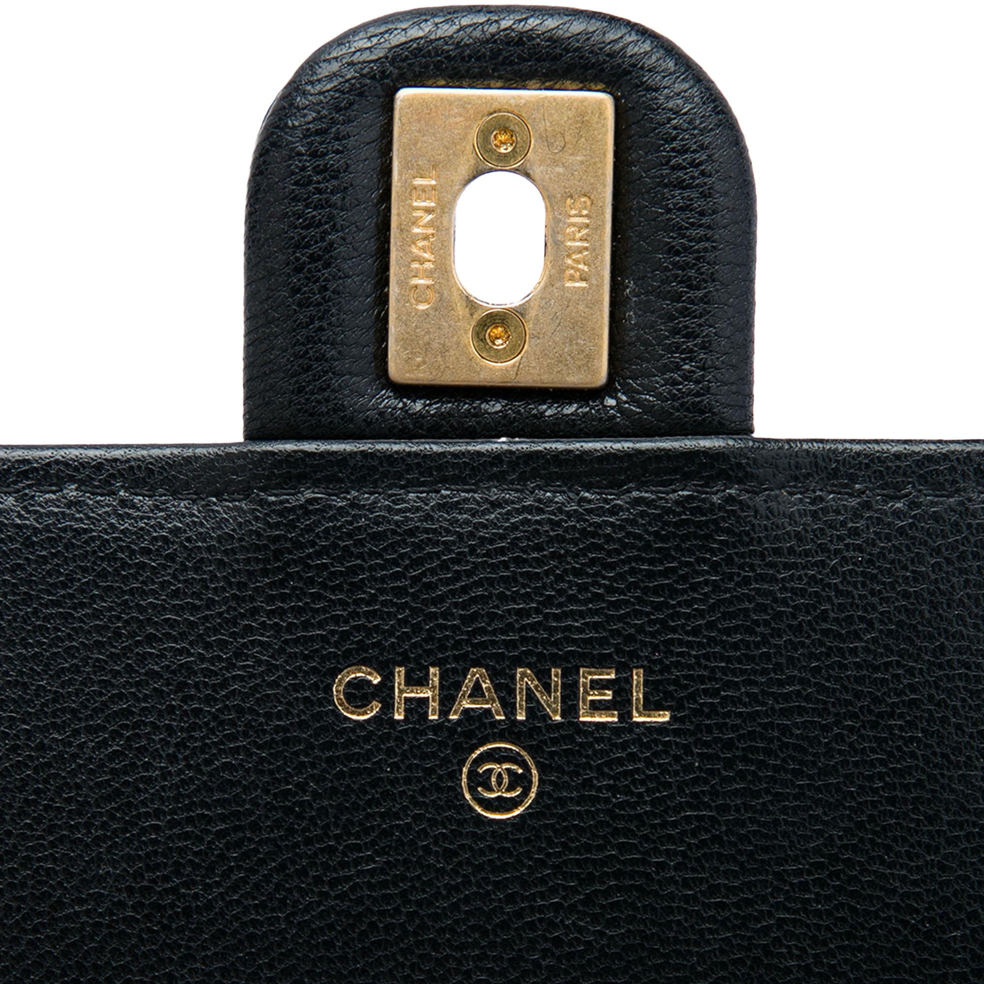 Chanel Quilted Goatskin Chic Pearls Clutch with Chain