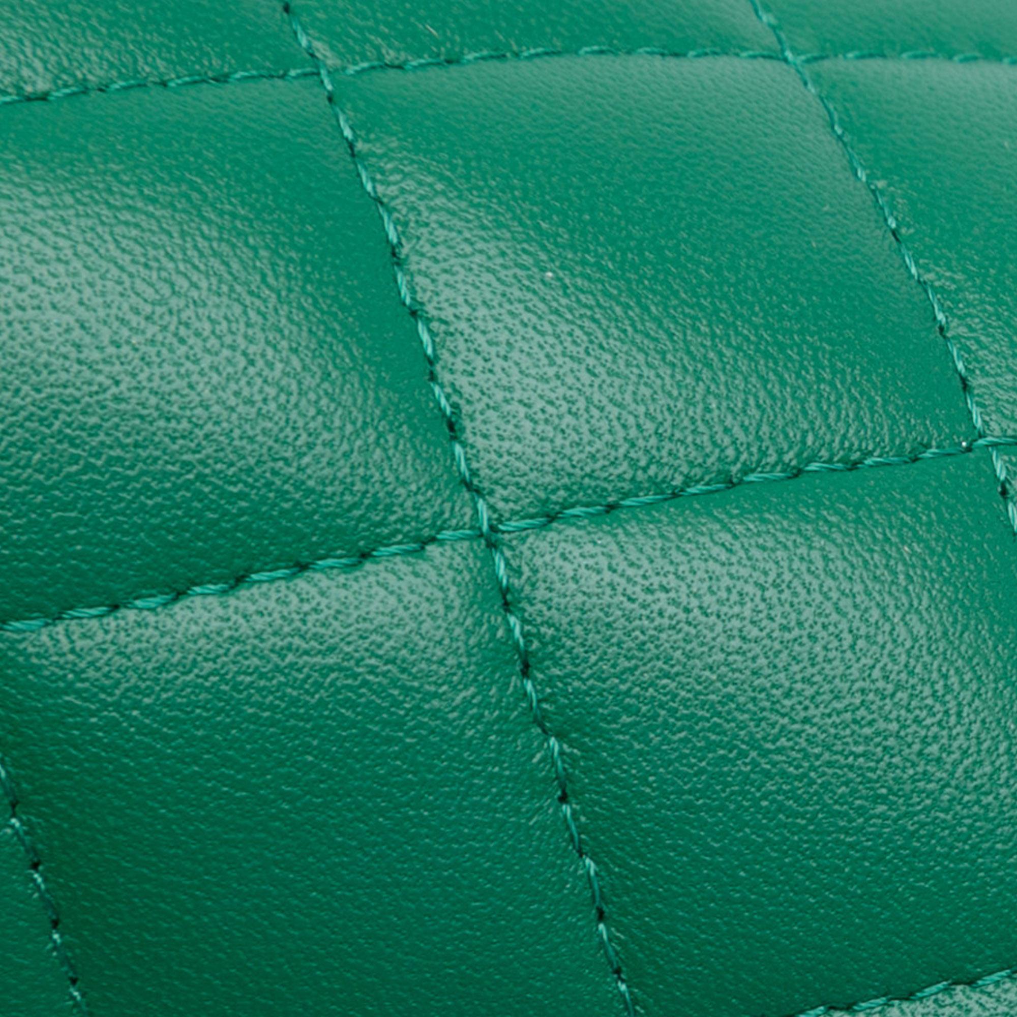 Chanel Quilted Lambskin Afternoon Tea Vanity Case with Chain (SHG-mCCkay)