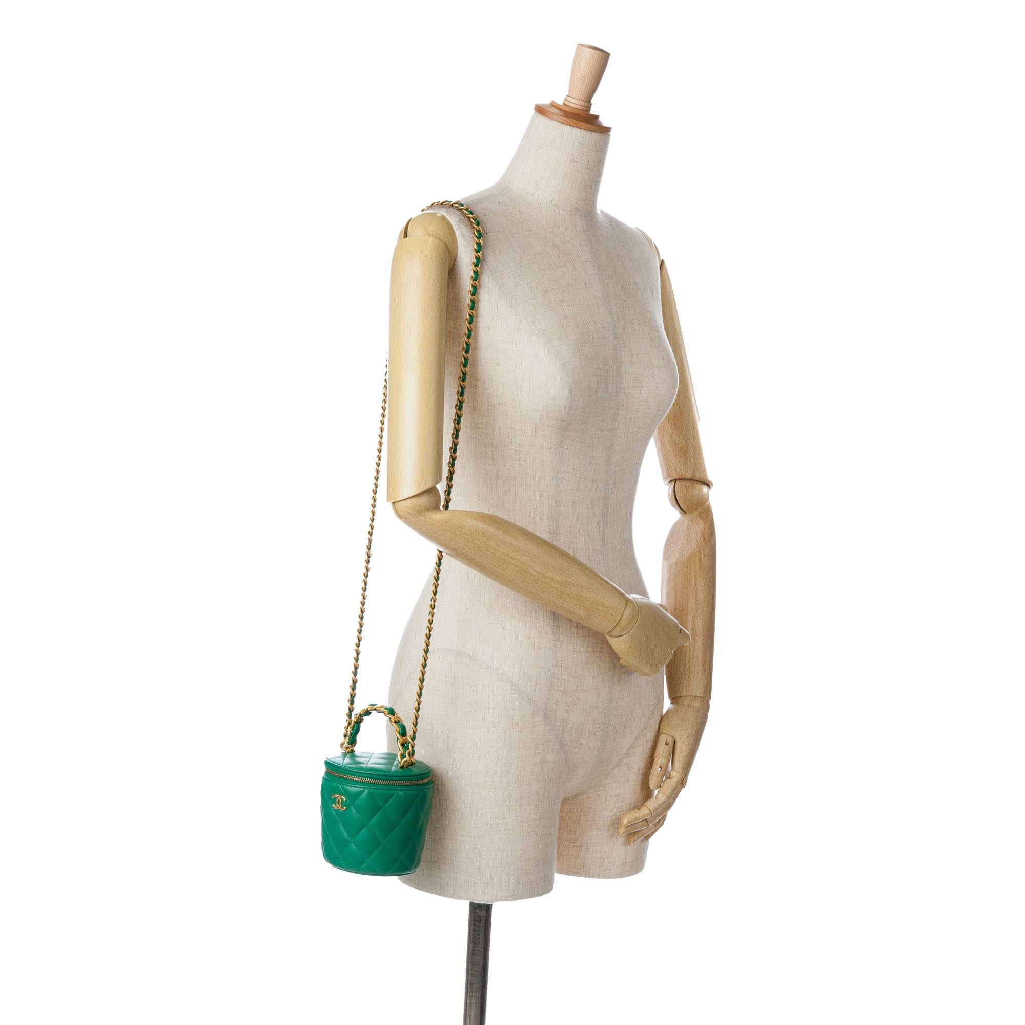 Chanel Quilted Lambskin Afternoon Tea Vanity Case with Chain (SHG-mCCkay)