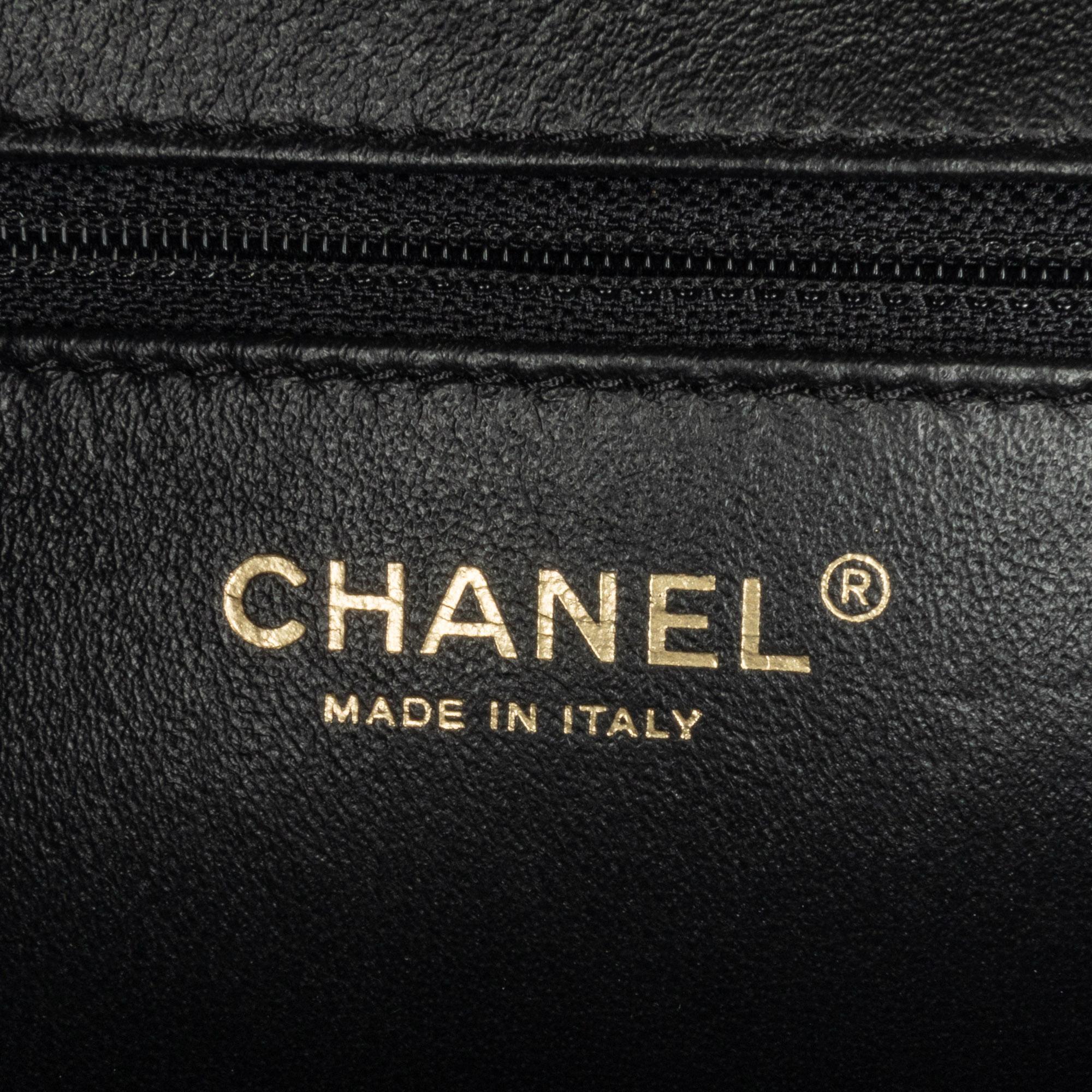 Chanel Small Caviar CC Filigree Vanity Case (SHG-fHirT4)