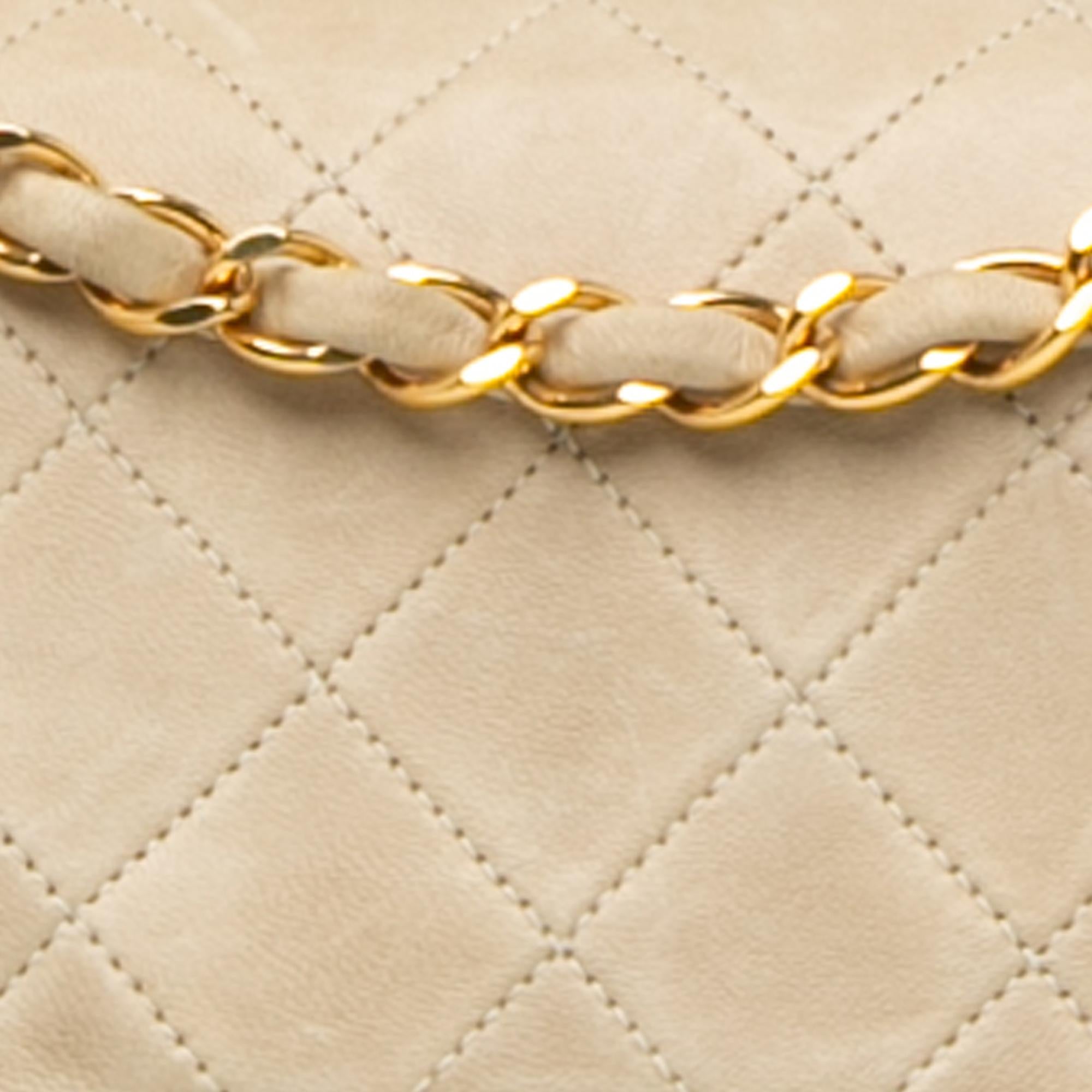 Chanel Small Classic Lambskin Double Flap (SHG-1zFtgm)