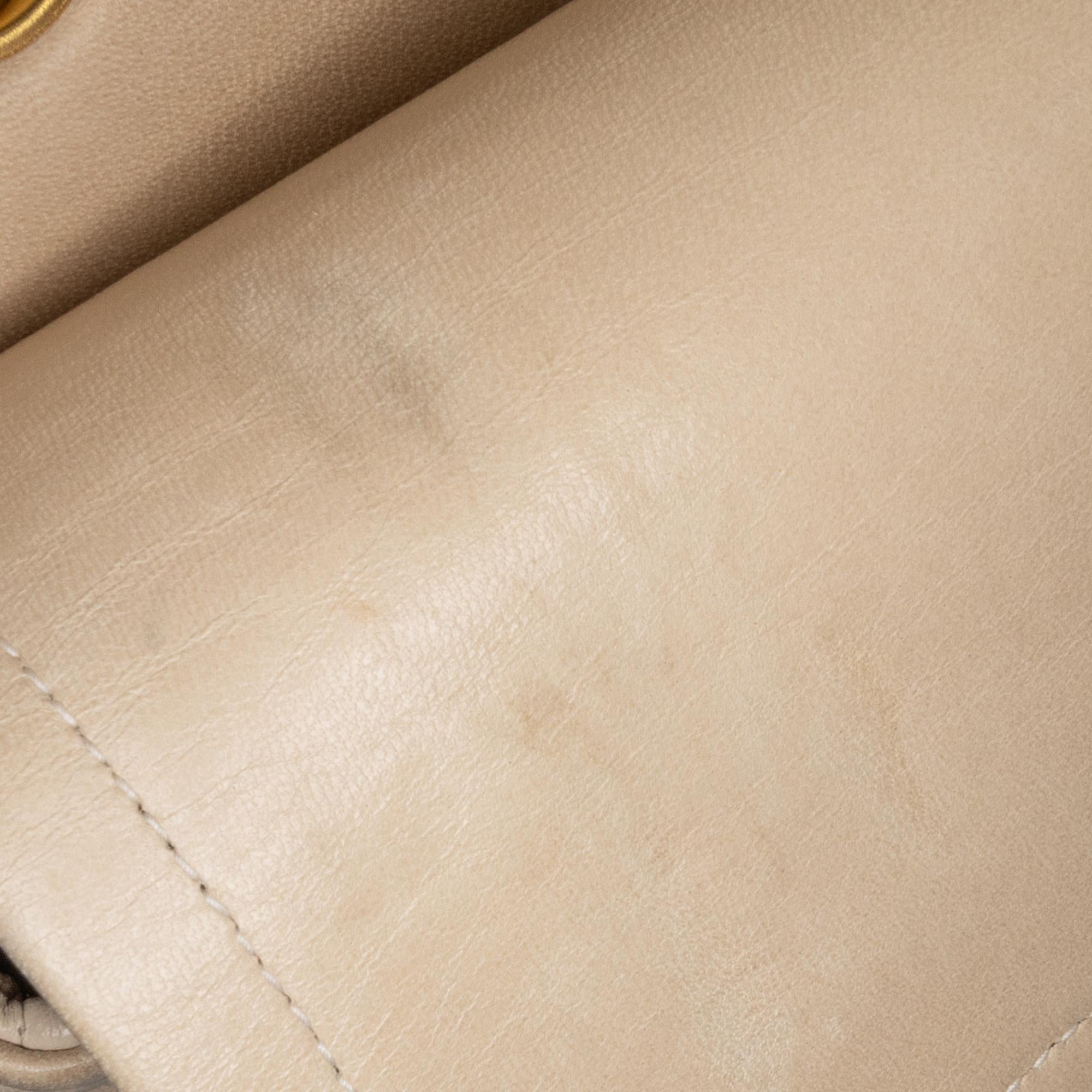 Chanel Small Classic Lambskin Double Flap (SHG-1zFtgm)