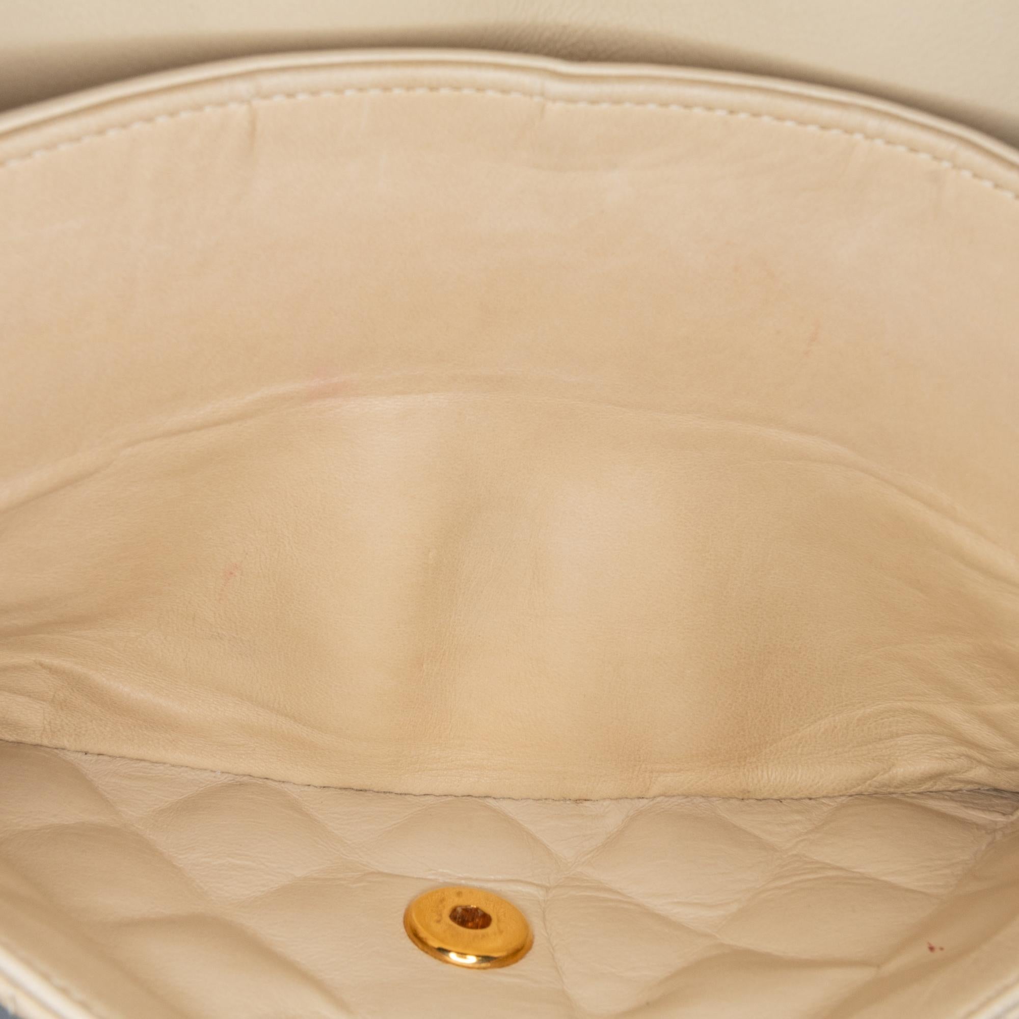 Chanel Small Classic Lambskin Double Flap (SHG-1zFtgm)