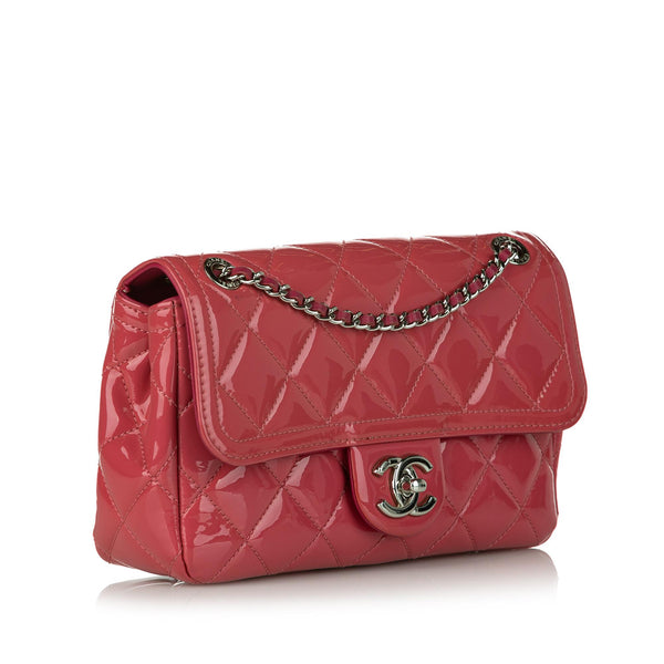 Chanel Small Coco Shine Patent Leather Flap Bag (SHG-Sn21Gd)