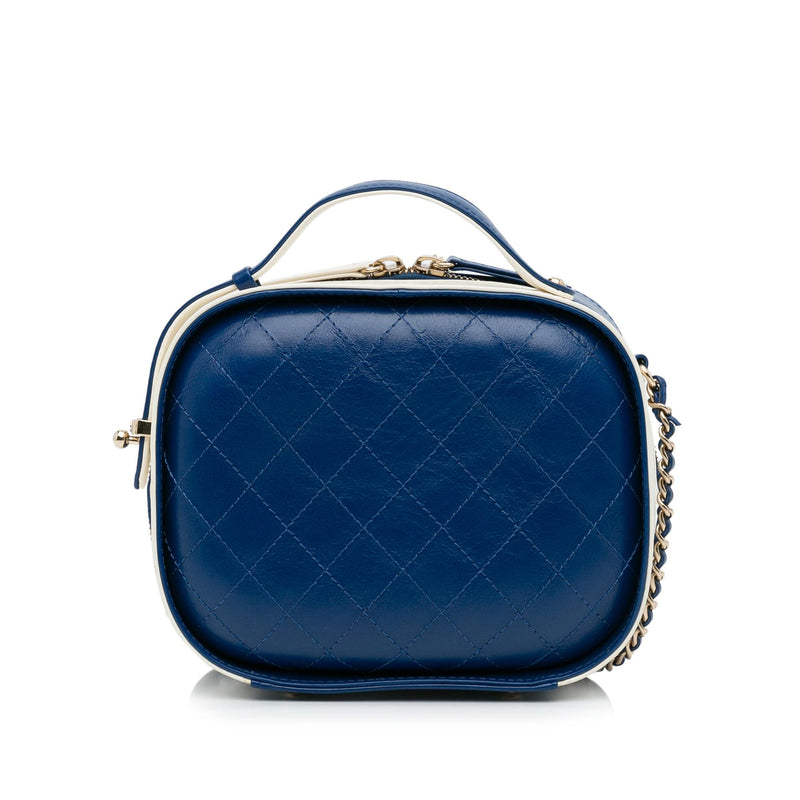 Chanel Small Crumpled Calfskin Vanity Case (SHG-Ny4Twz)