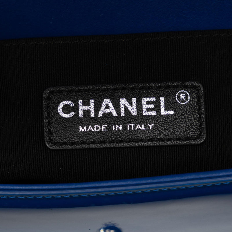 Chanel Small Patent Boy Plexiglass Crossbody Bag (SHG-ajsK1x)
