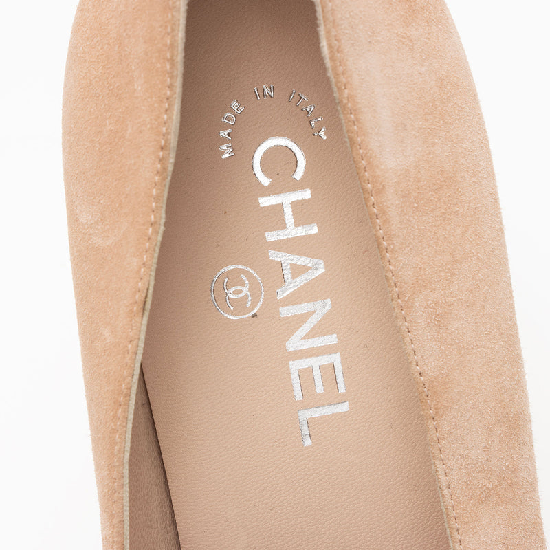 Chanel Suede Patent Leather CC Pumps - Size 11.5 / 41.5 (SHF-19Misr)