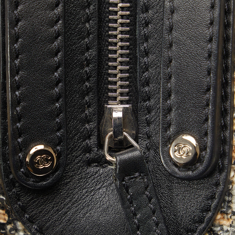 Chanel Tweed Clover Handbag (SHG-JHfvlH)