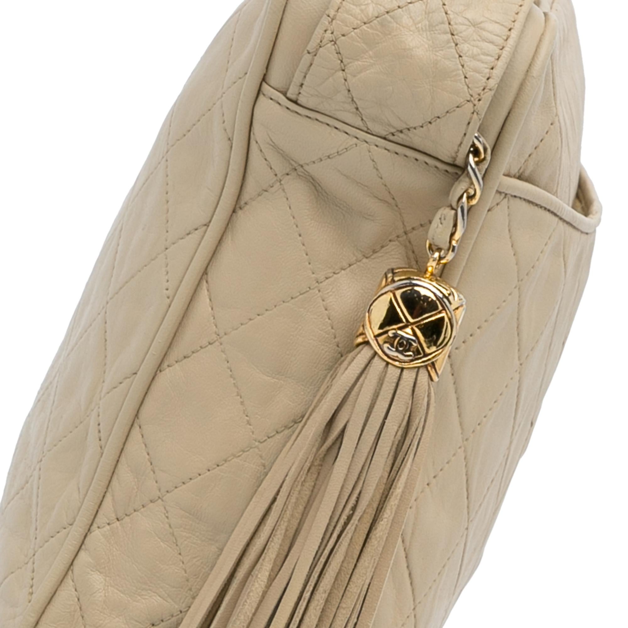 Chanel Vintage CC Tassel Camera Bag (SHG-Z83VnT)