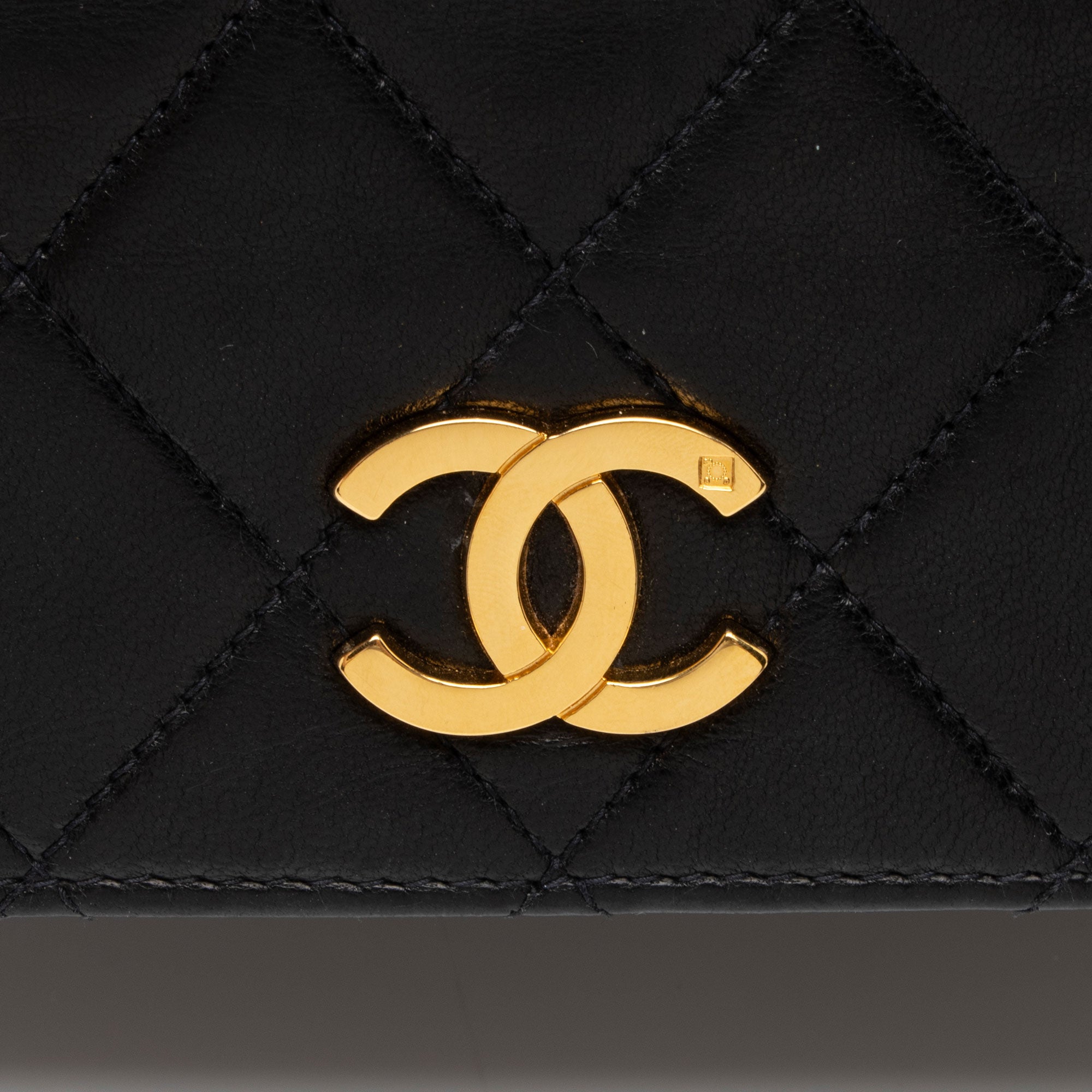 Chanel Vintage Lambskin CC Snap Flap Bag (SHF-pczMK0)
