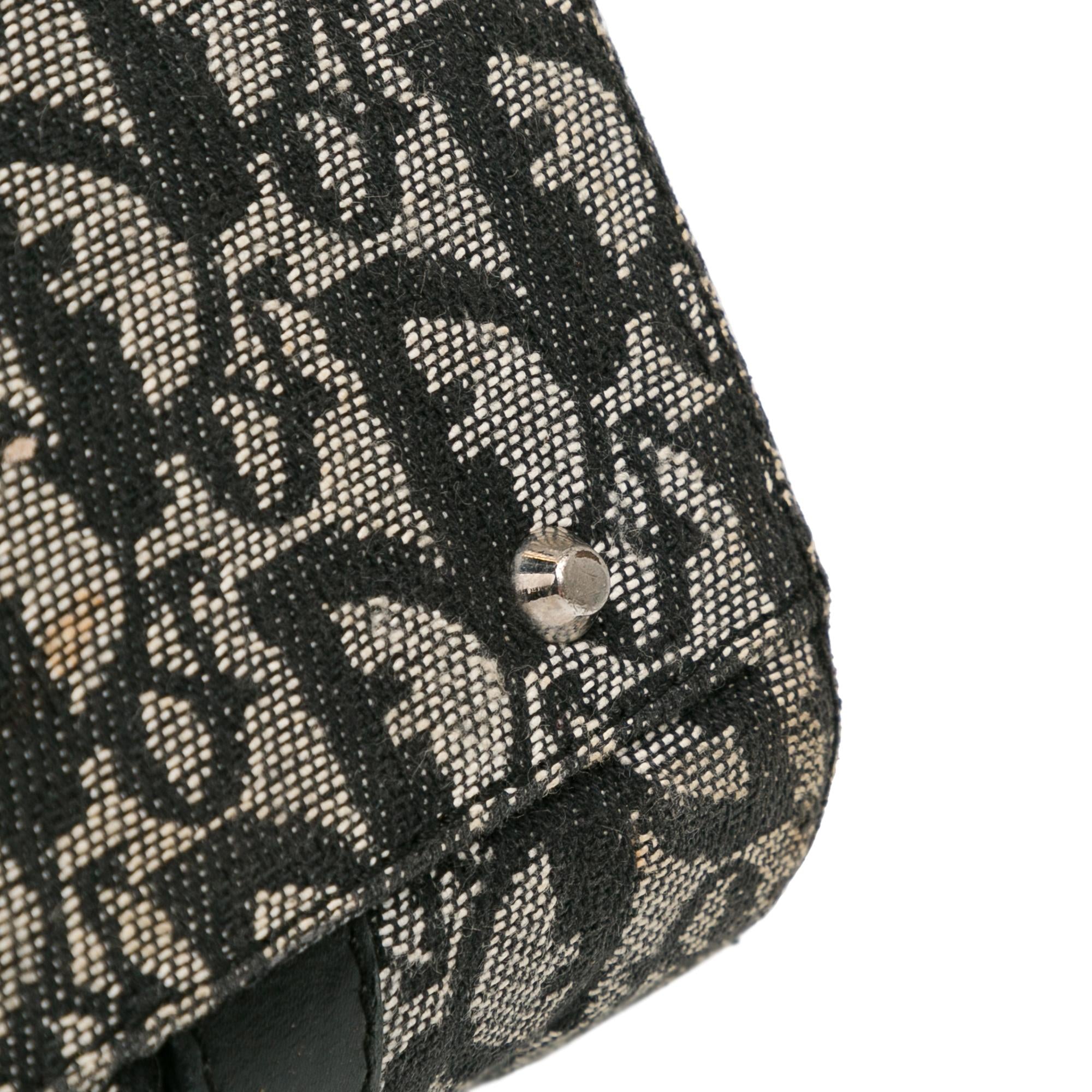 Dior Diorissimo Charms Shoulder Bag (SHG-Uq93Vr)