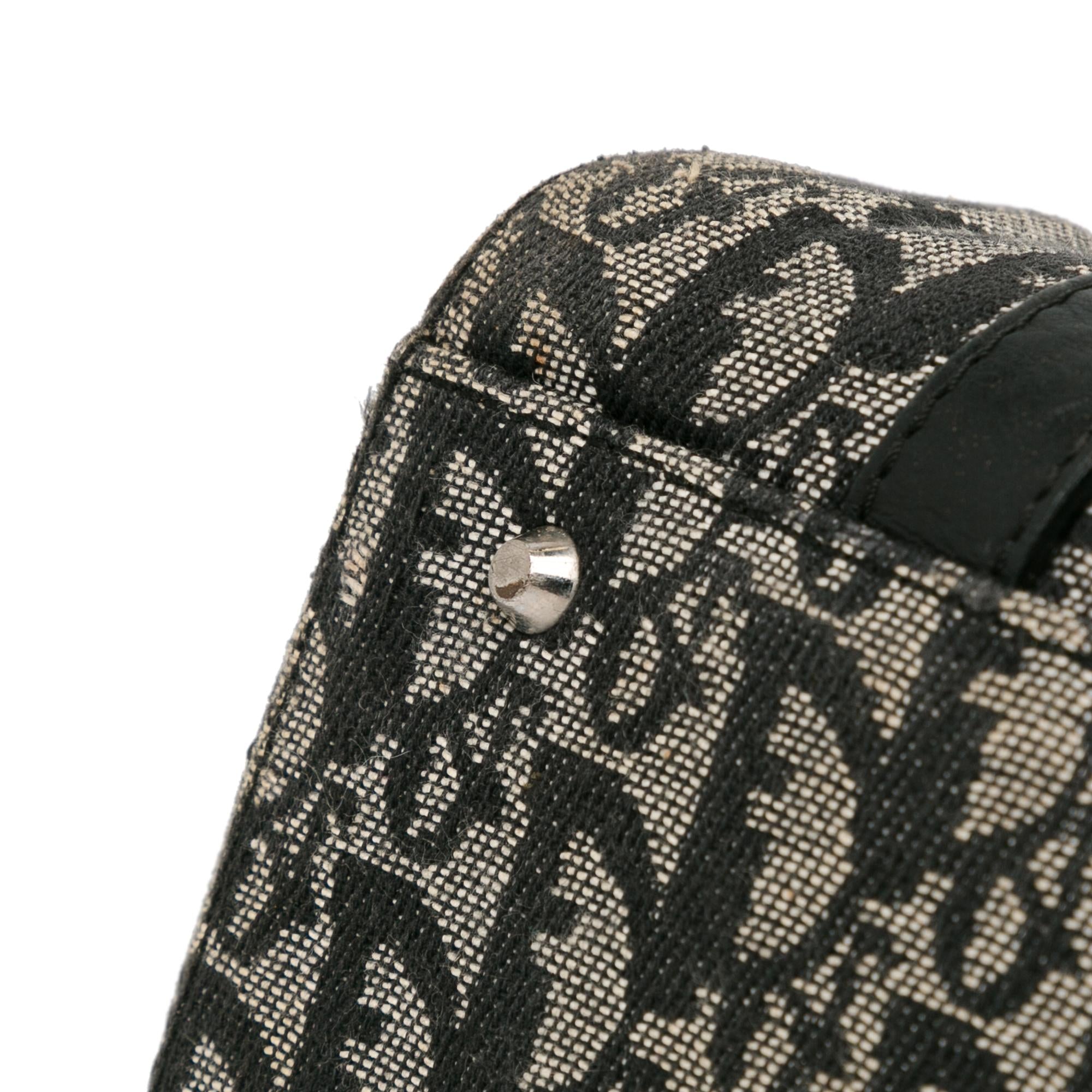 Dior Diorissimo Charms Shoulder Bag (SHG-Uq93Vr)