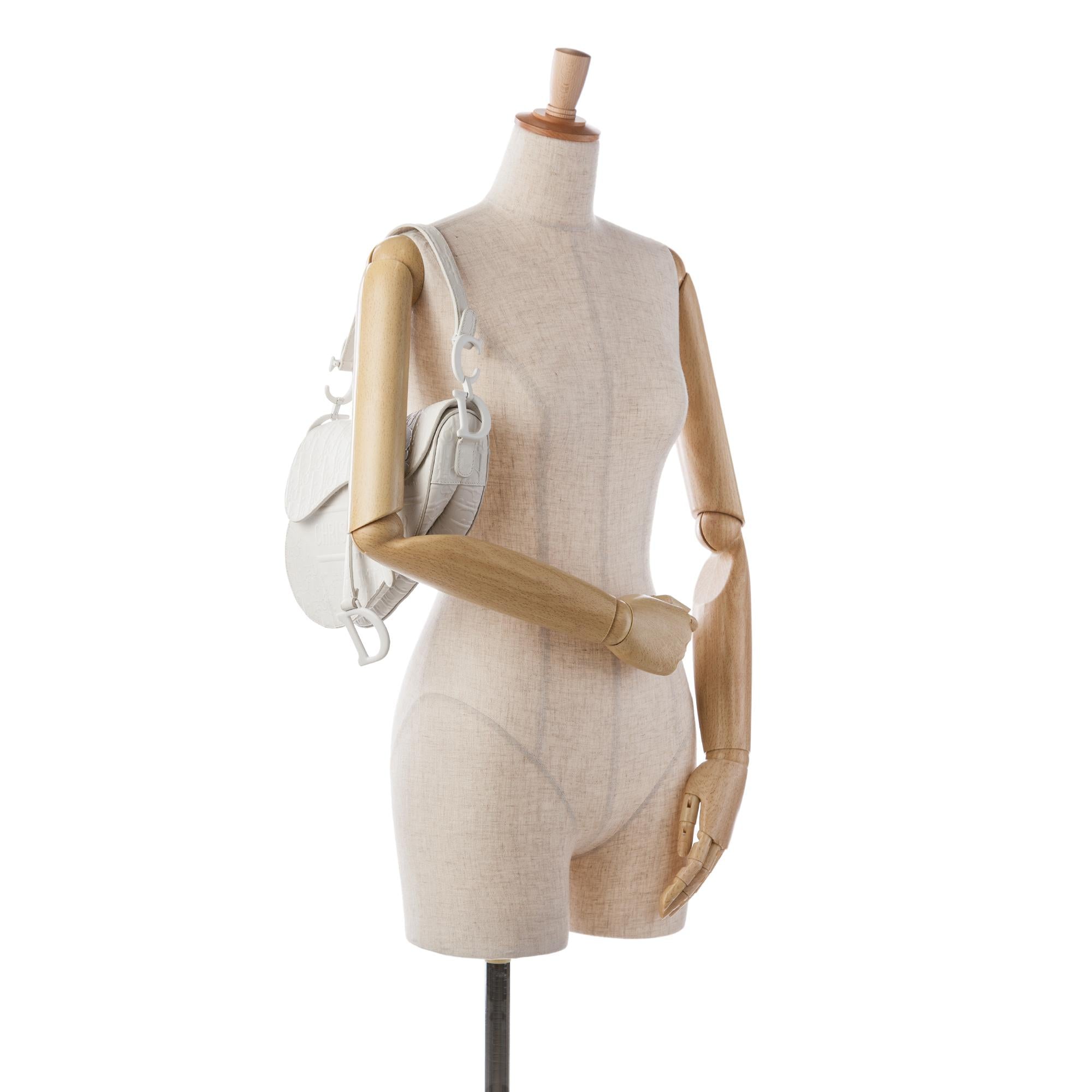 Dior Embossed Leather Oblique Saddle Bag (SHG-ZWE7gr)