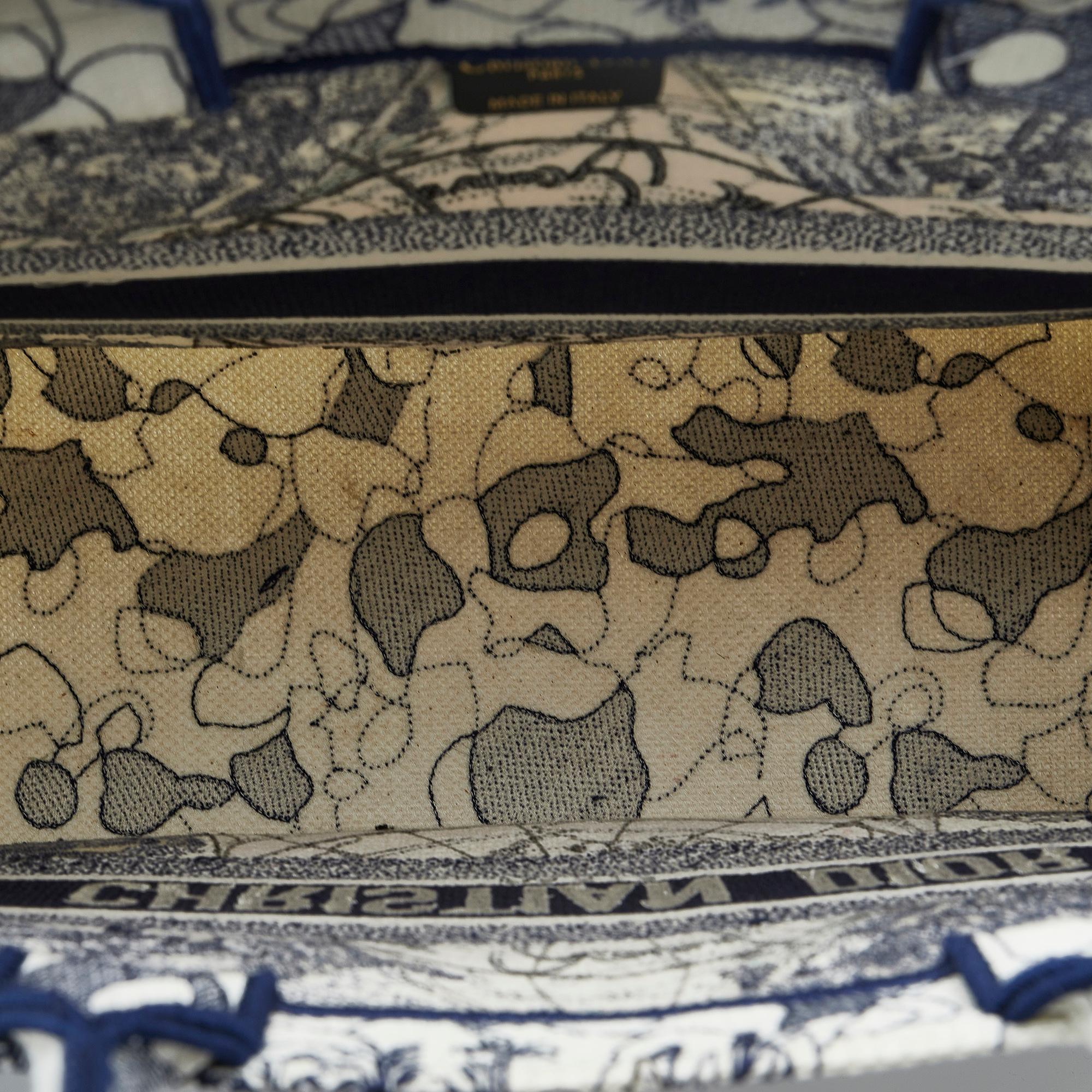 Christian dior around the world tote hotsell