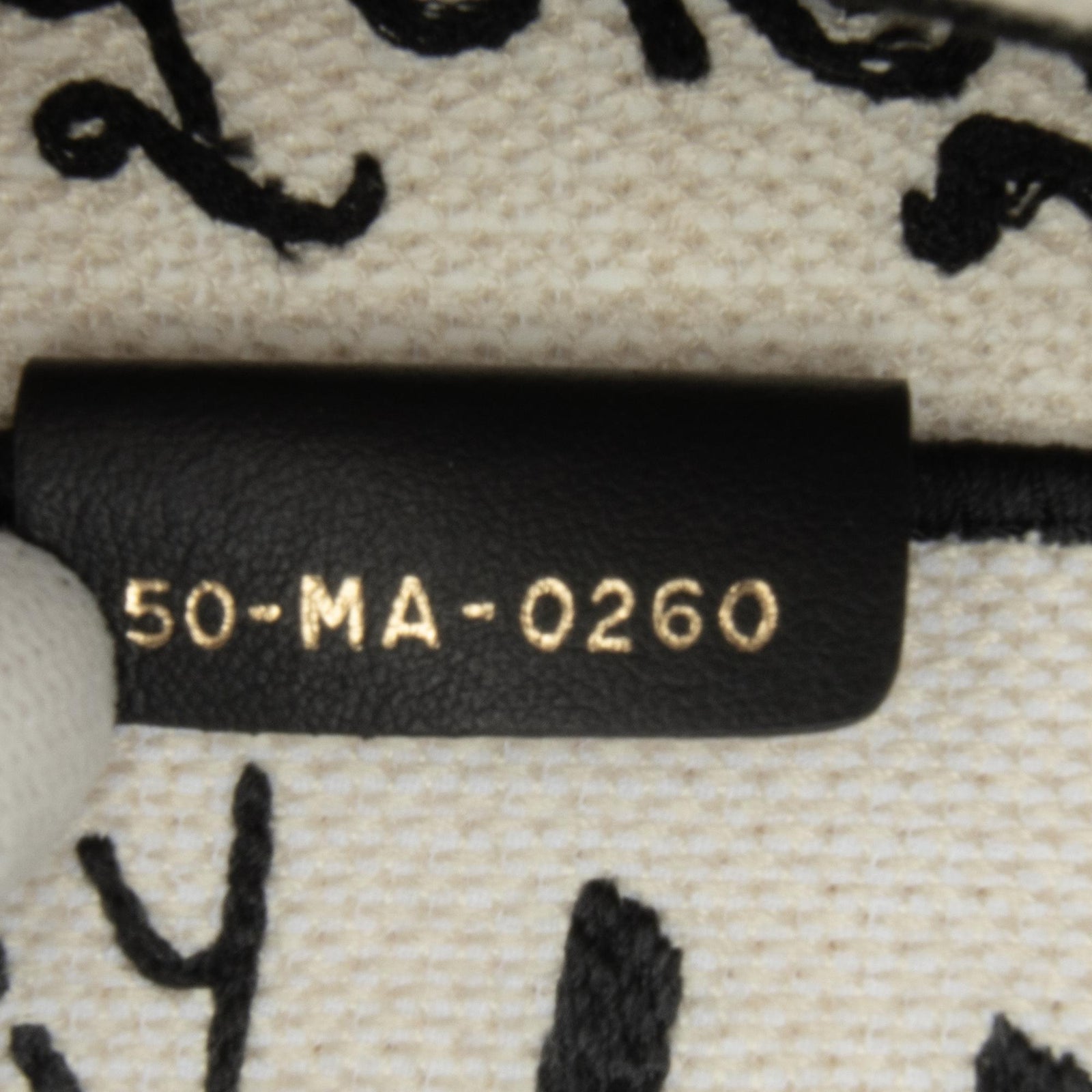 Dioramour graffiti best sale