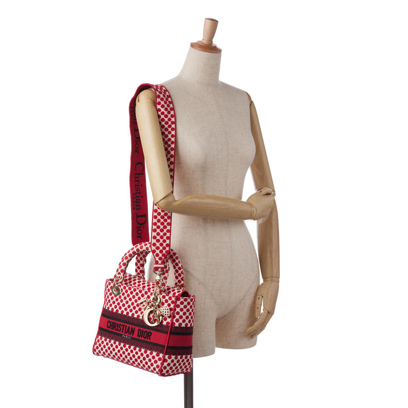 Dioramour deals