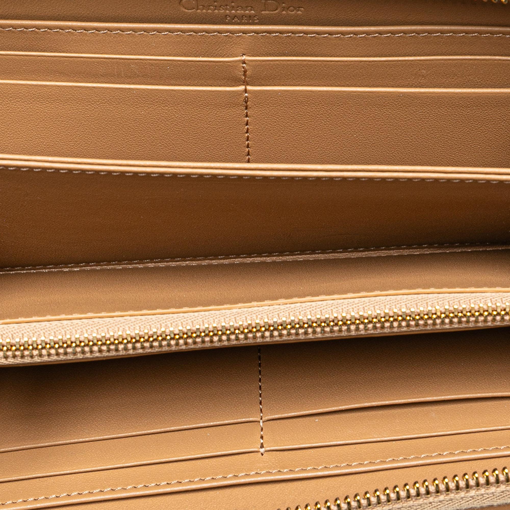 Dior Medium Lambskin Cannage Lady Dior Voyageur Wallet (SHG-4V2C0V)