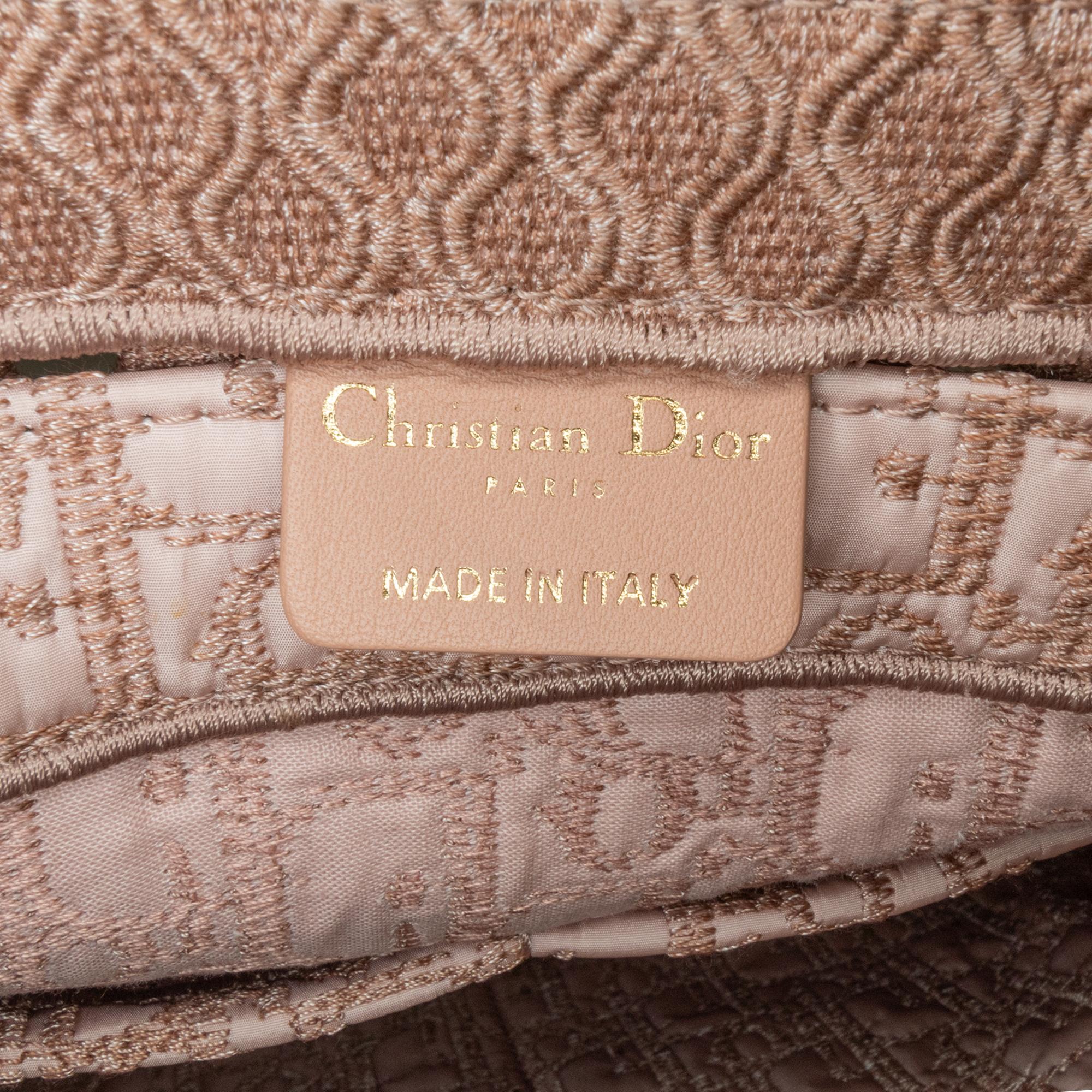 Dior Medium Mesh Book Tote (SHG-aQJ0hh)