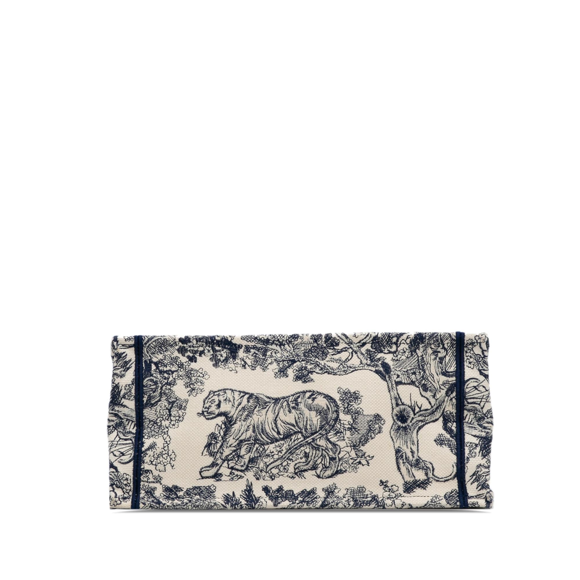 Dior Medium Toile de Jouy Book Tote (SHG-gY64Wb)