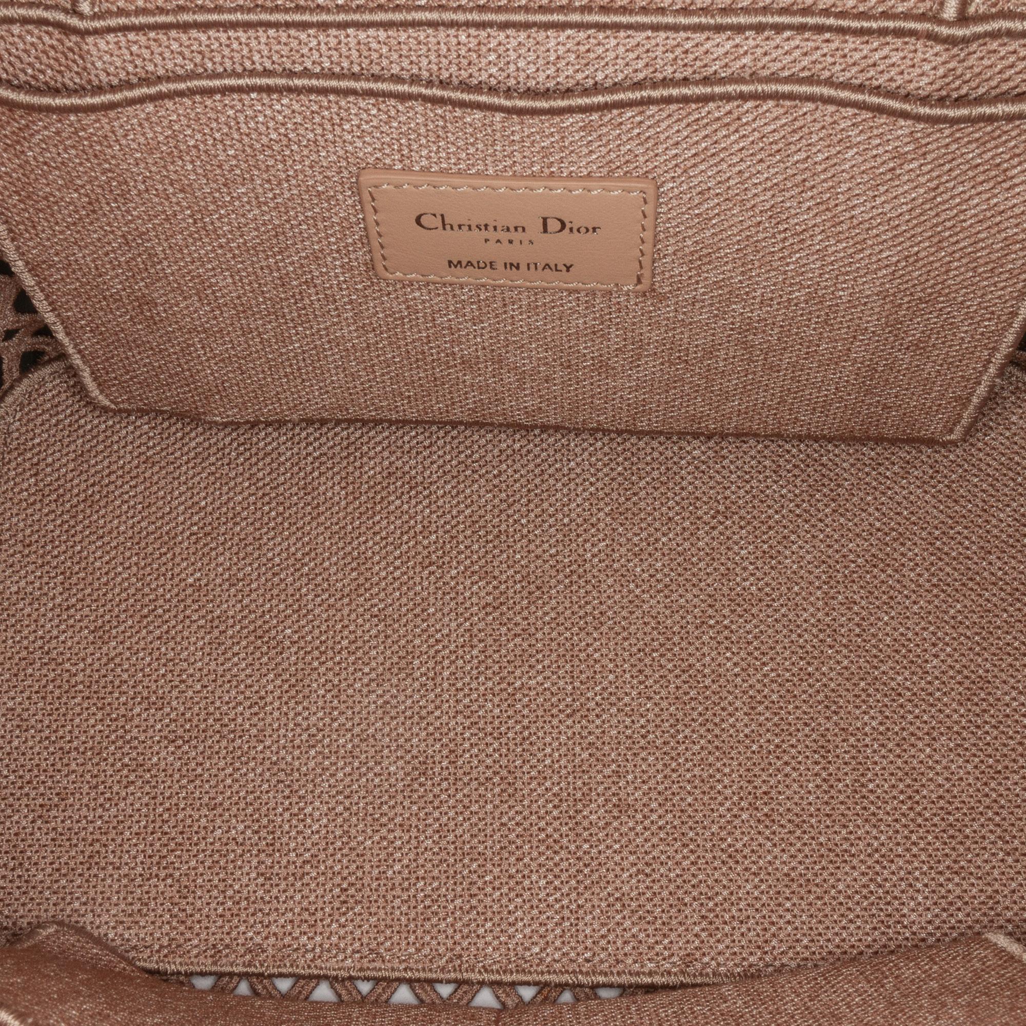 Dior Mesh Embroidered Diortravel Vanity Case (SHG-ZIb5i9)