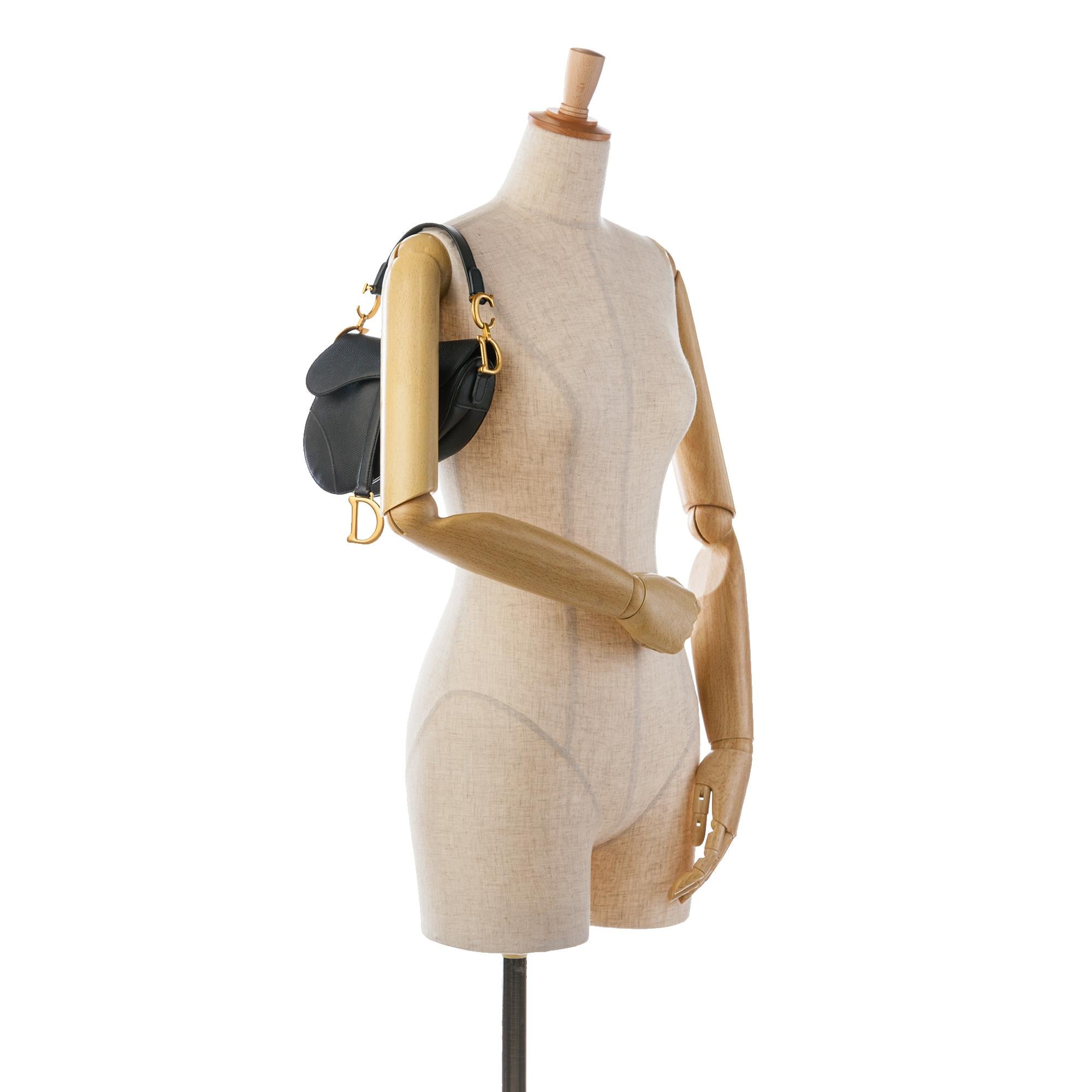 Dior Mini Leather Saddle Bag (SHG-OgjXiq)