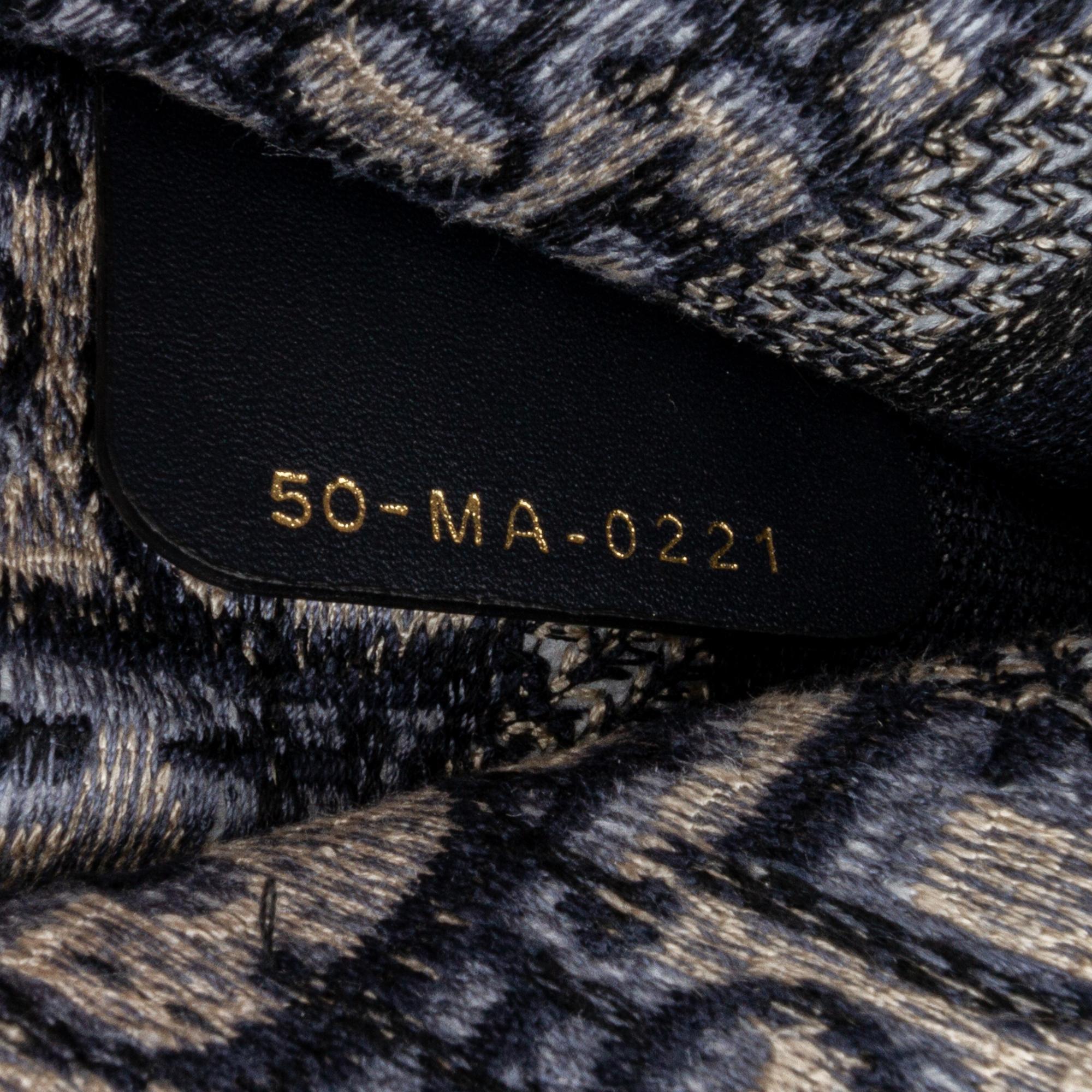 Dior Mini Oblique Book Tote (SHG-YeuBpR)