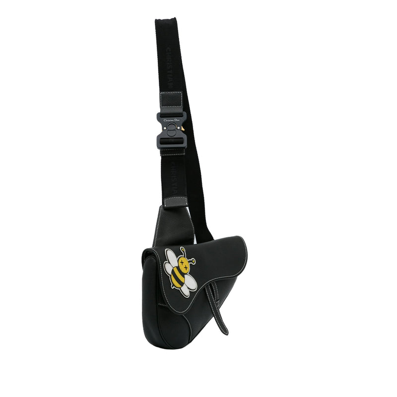 Dior x Kaws Bee Saddle Bag (SHG-NEBKWJ)