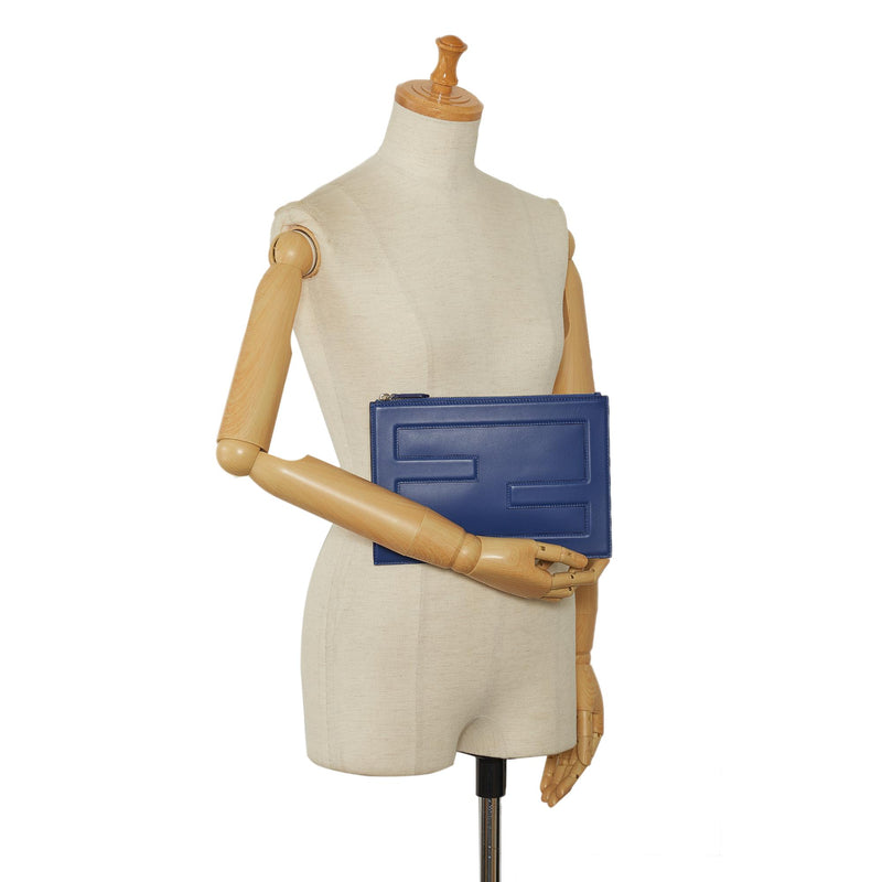 Fendi Baguette Leather Zip Clutch Bag (SHG-OiTX6Y)
