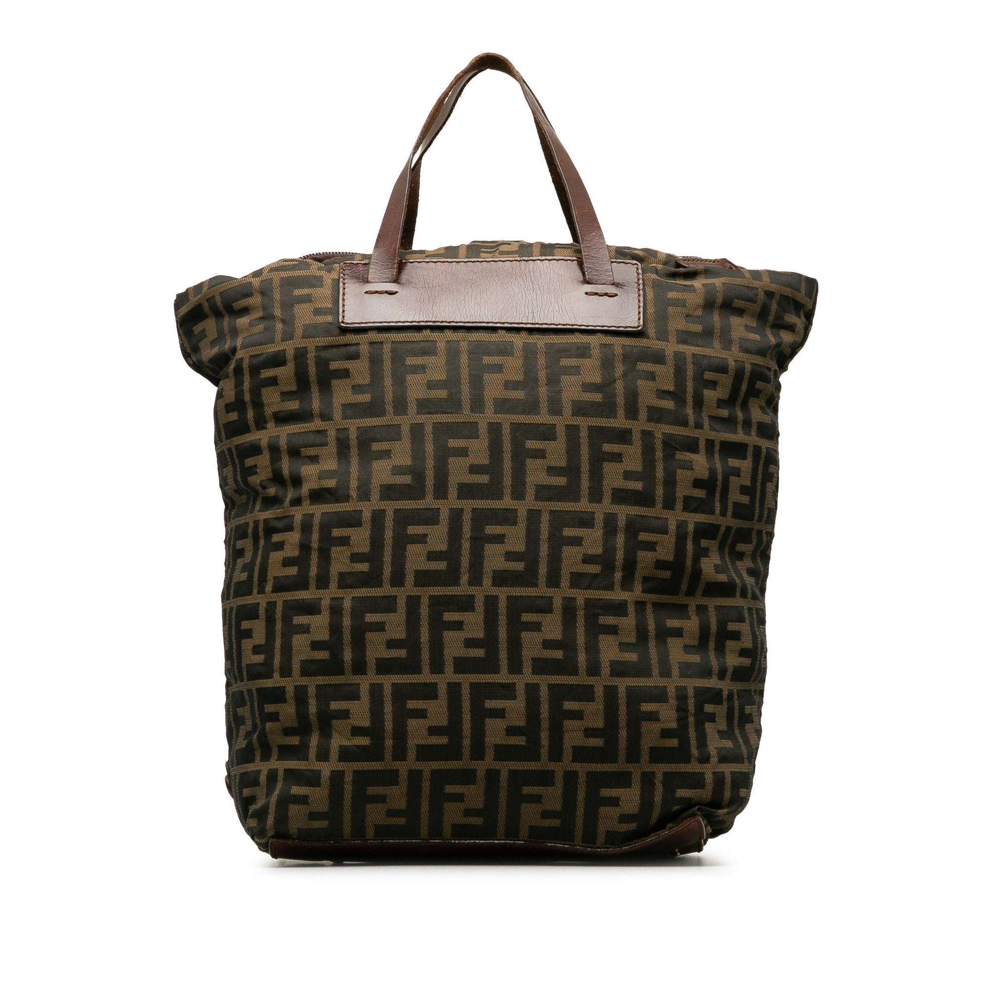 Fendi Canvas Zucca Tote (SHG-tjwRnh)