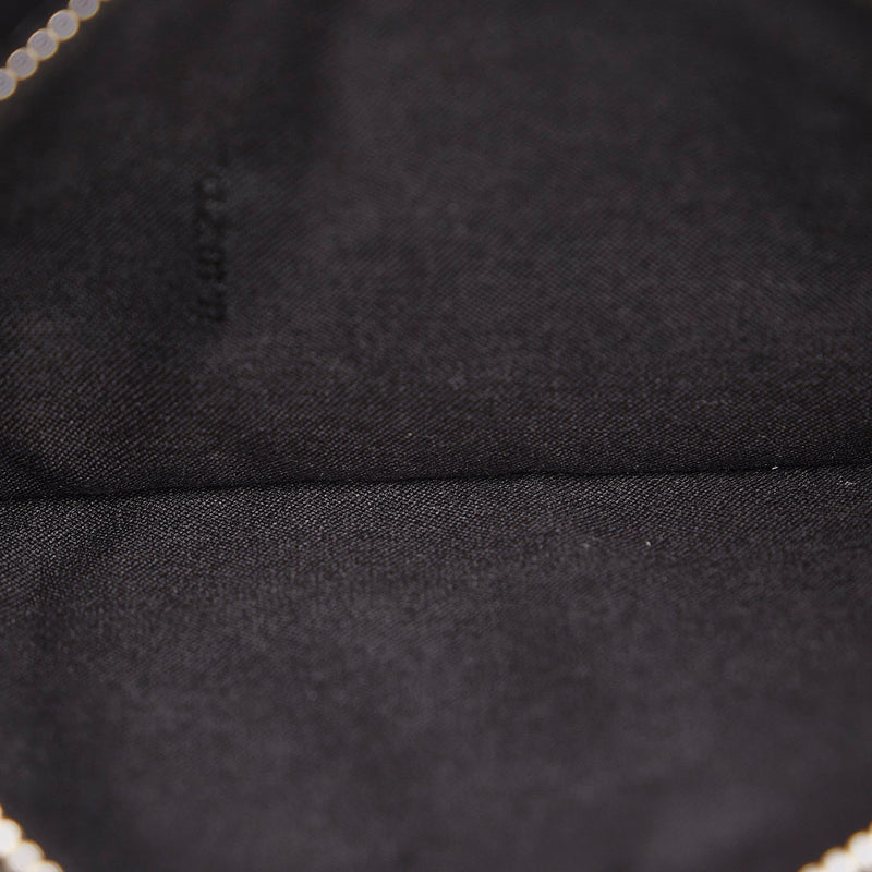 Fendi Flat Pouch Leather Crossbody (SHG-ezFVMK)