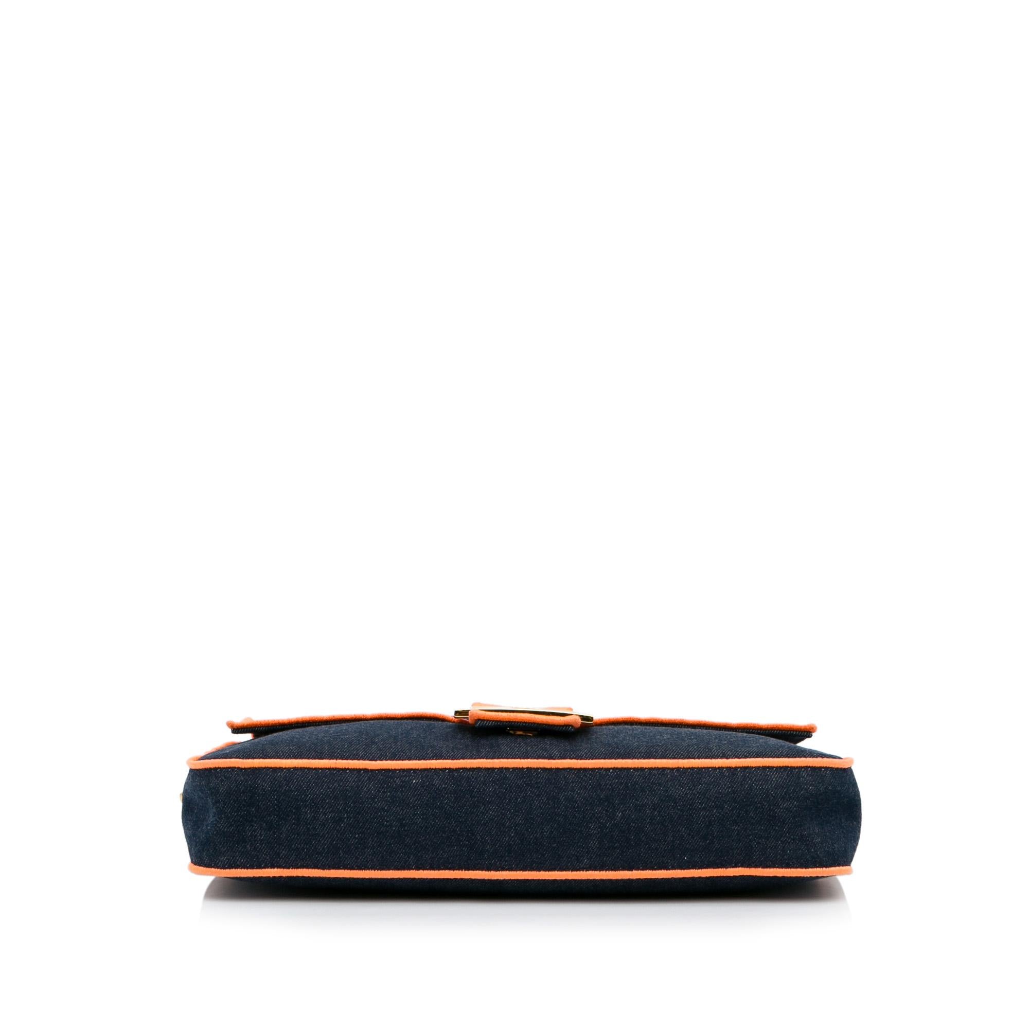 Fendi Large Denim Baguette Bag (SHG-zrIjdA)