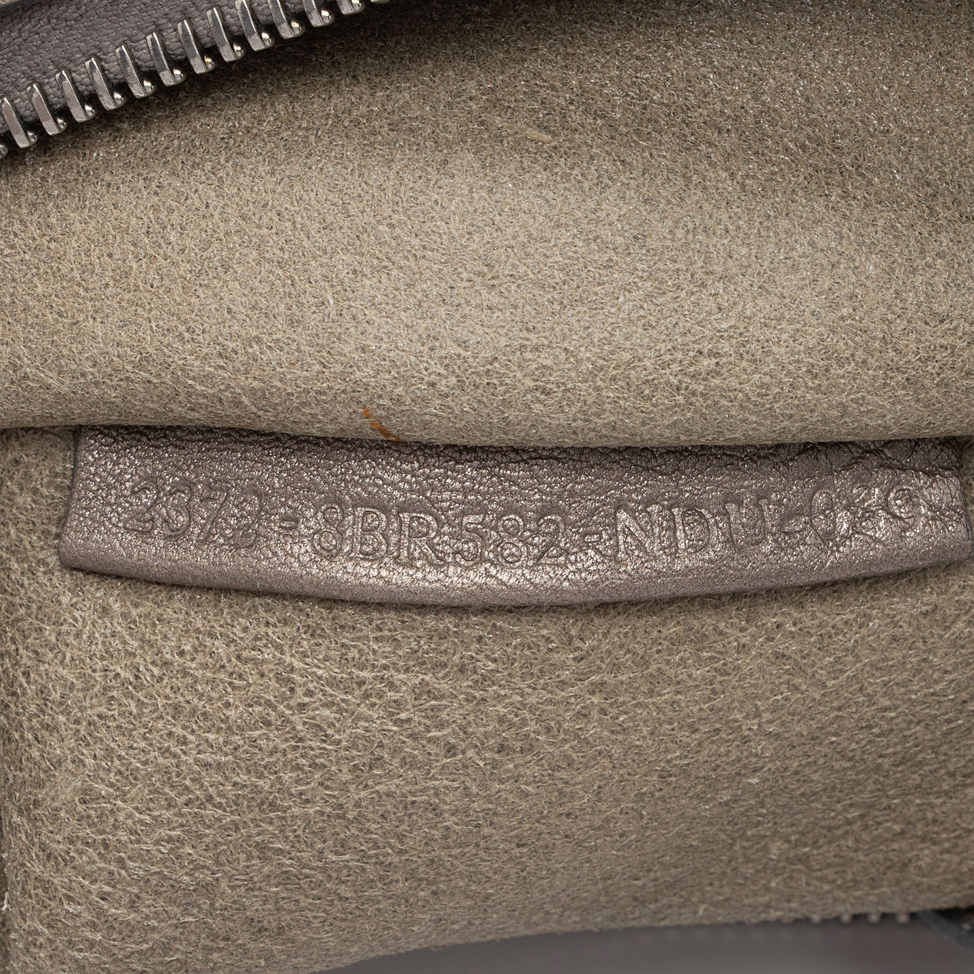Fendi Leather Selleria Hobo (SHF-HKCQsO)