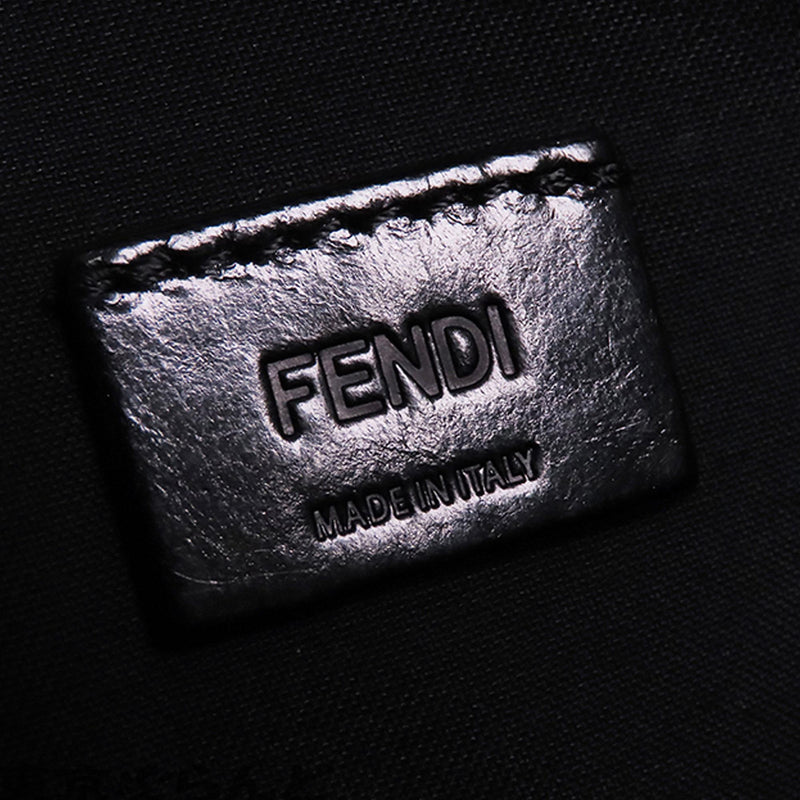 Fendi Leather Vocabulary 3D Logo Zip Pouch (SHG-JtWzTA)