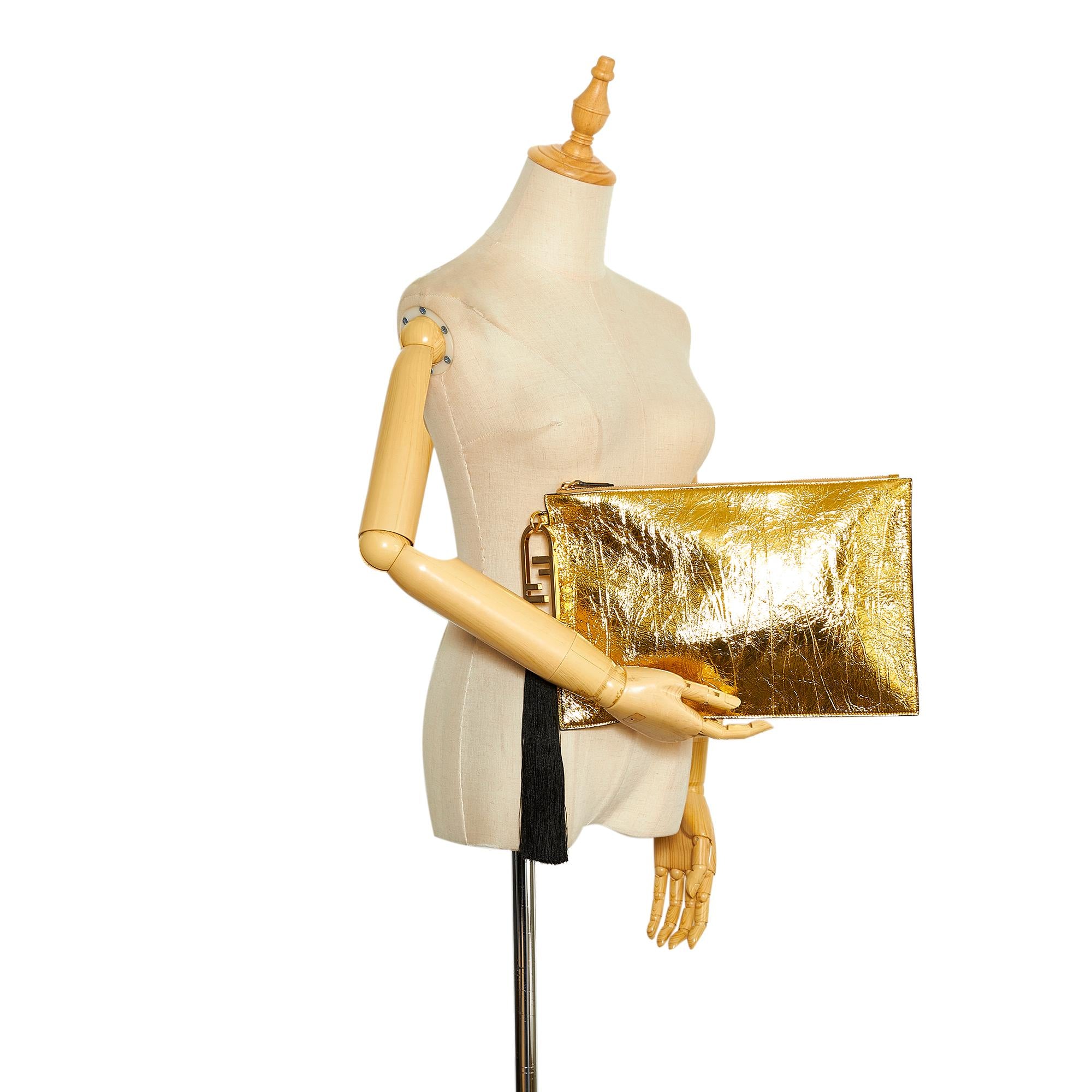 Fendi Metallic FF Tassel Clutch Bag (SHG-TuKBOV)